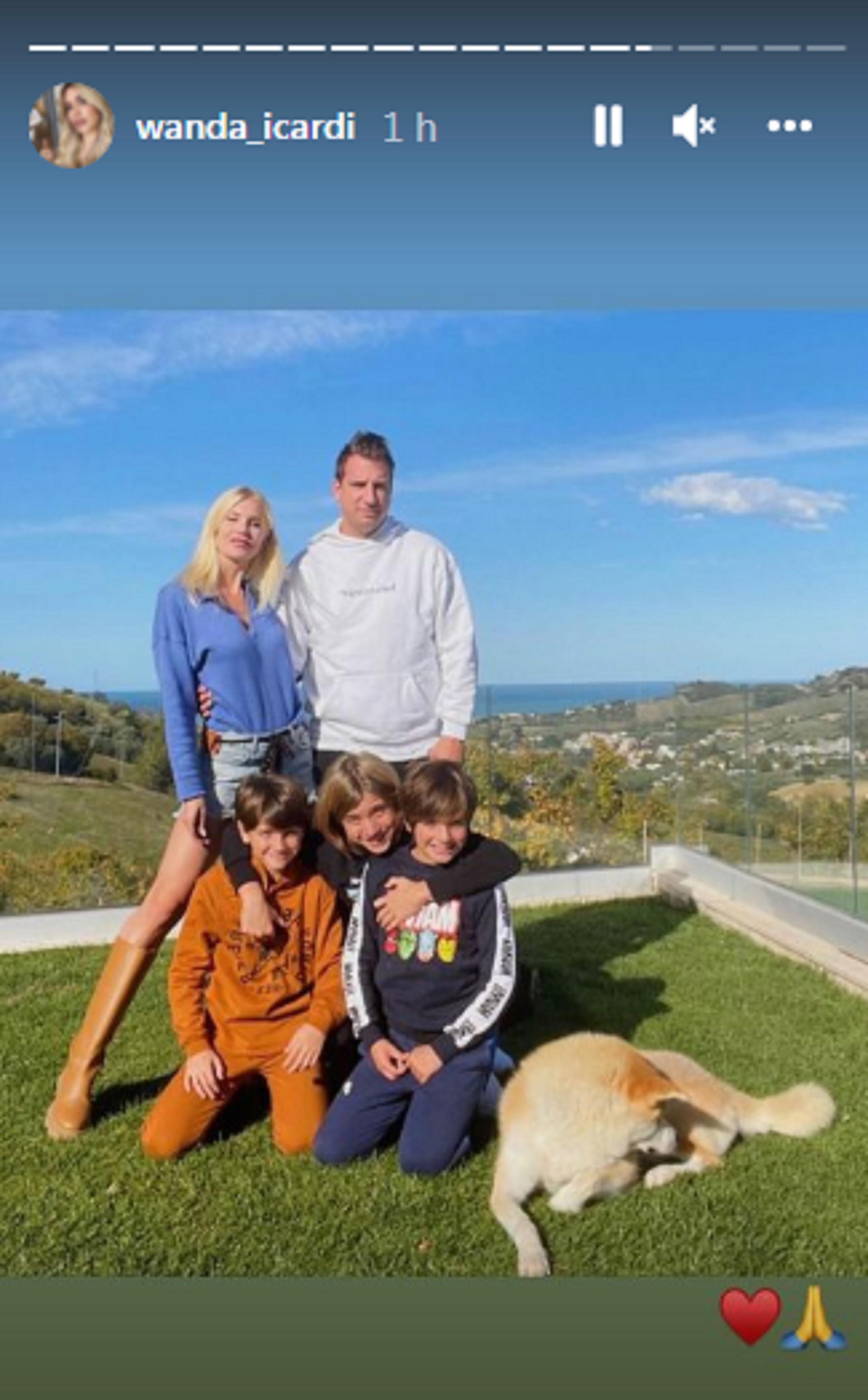 Wanda Nara compartió la postal familiar que subió la novia de Maxi López a sus redes (Foto: Instagram de Wanda Nara)