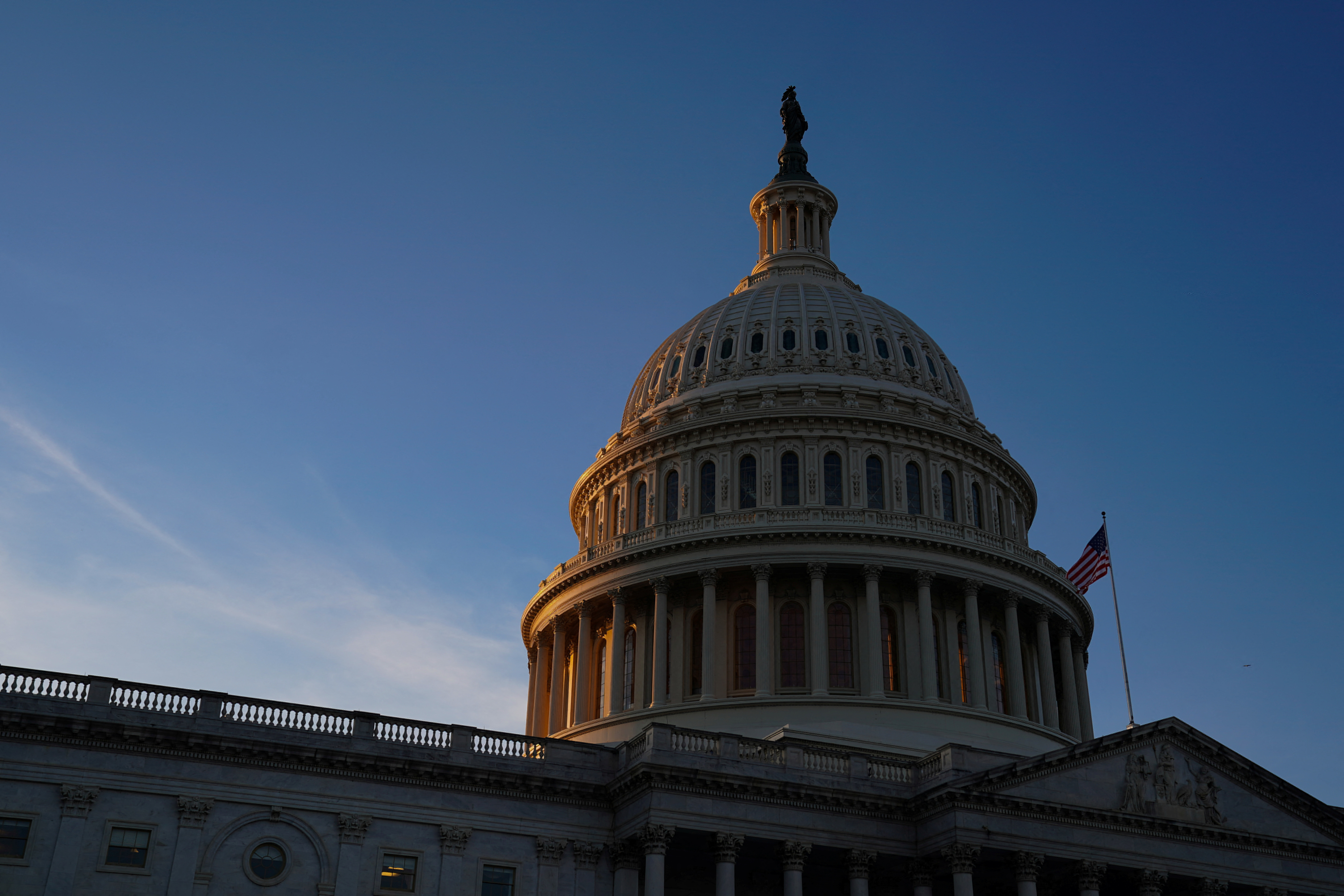 The United States Lower House agreed to extend the government budget for another week, which would avoid a shutdown of the Administration, to give lawmakers time to reach an agreement to finance fiscal year 2023. (REUTERS)
