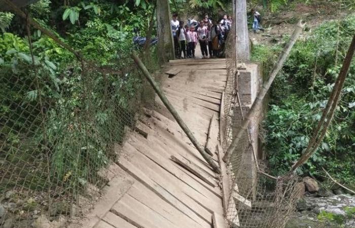 Se cayeron dos puentes en la Sierra Nevada de Santa Marta: más de 2.000 personas están incomunicadas