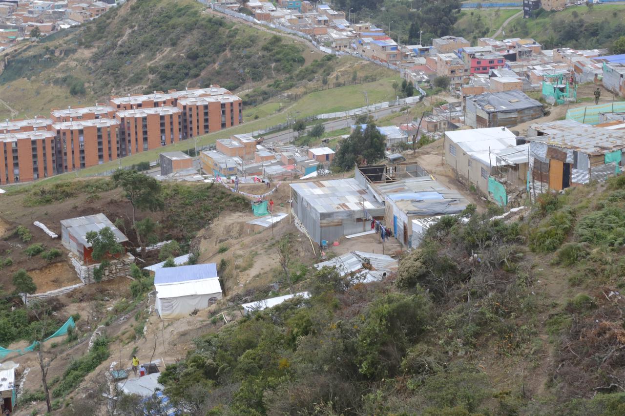 Más de 50 viviendas destruidas por un deslizamiento en el sur de Bogotá -  Infobae