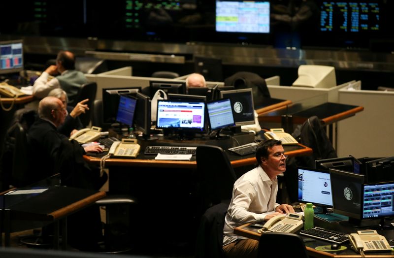 Jornada financiera: el dólar libre cayó 3% y las acciones esbozaron una  mejora - Infobae