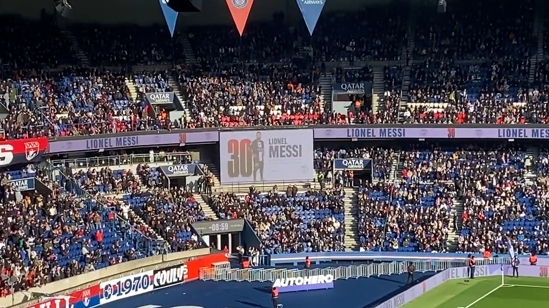 Silbidos y algunos aplausos: la reacción de los fanáticos del PSG cuando nombraron a Messi antes del partido con el Rennes