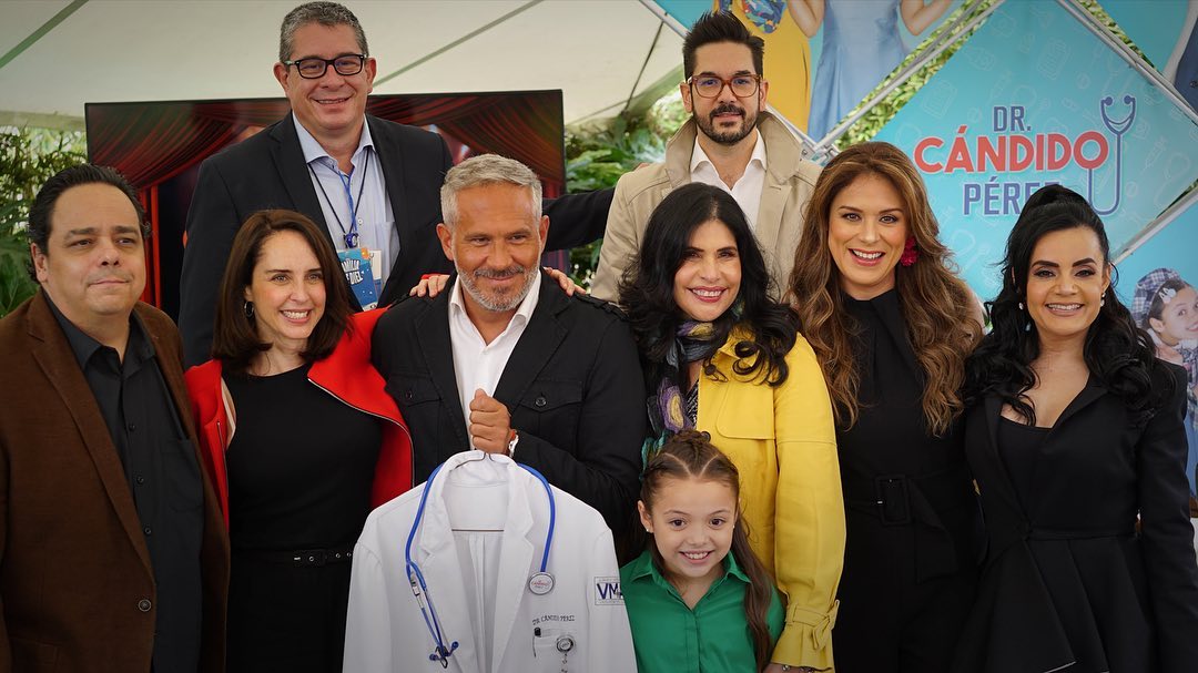 El elenco de la nuevo producción de "Dr. Cándido Pérez"  (Foto: Televisa)