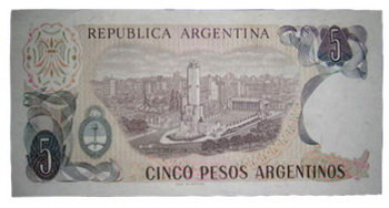 1992: billete de 5 pesos con la misma representación del Monumento a la Bandera que lleva el actual de 10 pesos