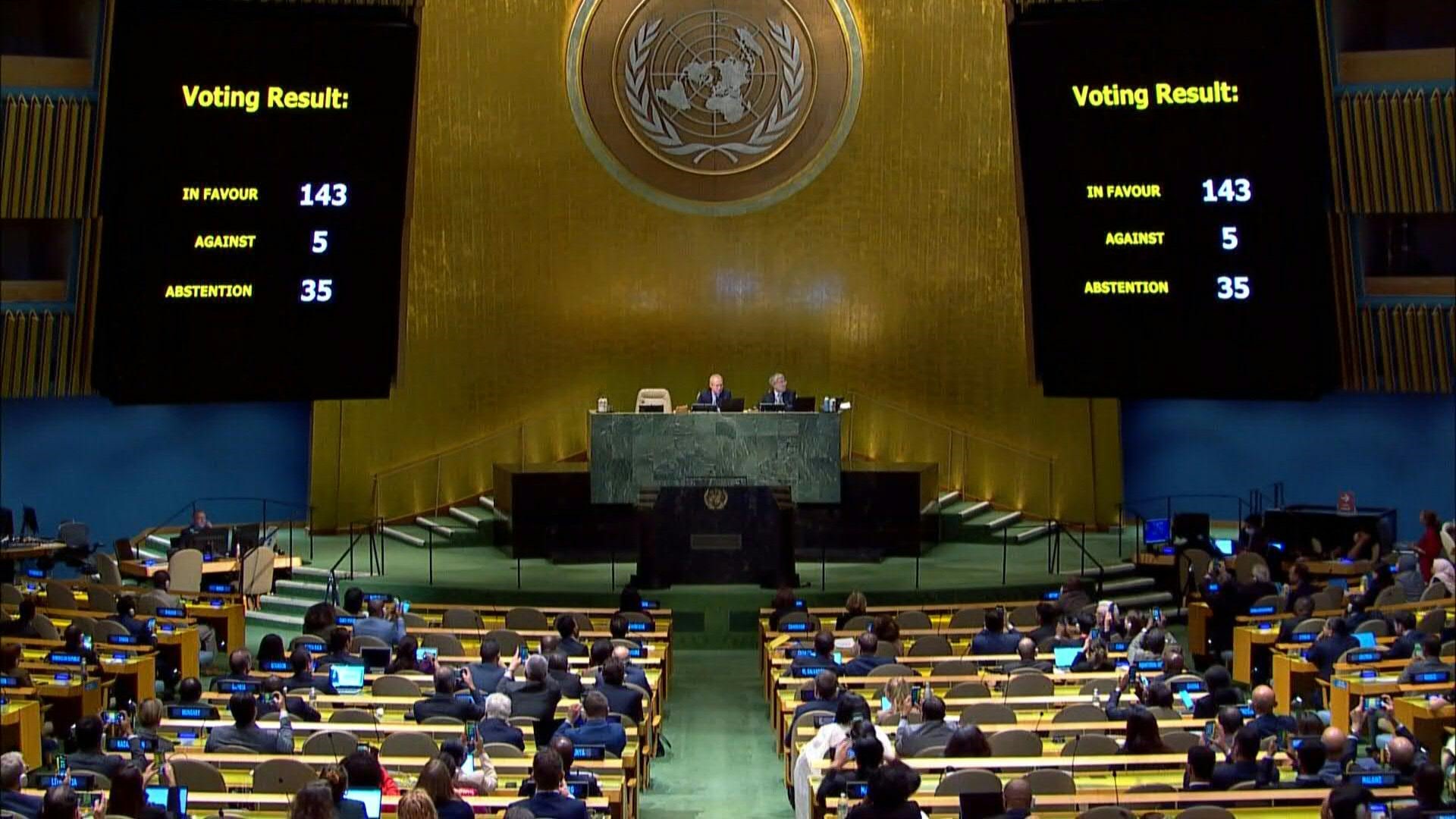 De los nueve estados que poseen ojivas nucleares, cinco pertenecen el Consejo de Seguridad de la ONU.