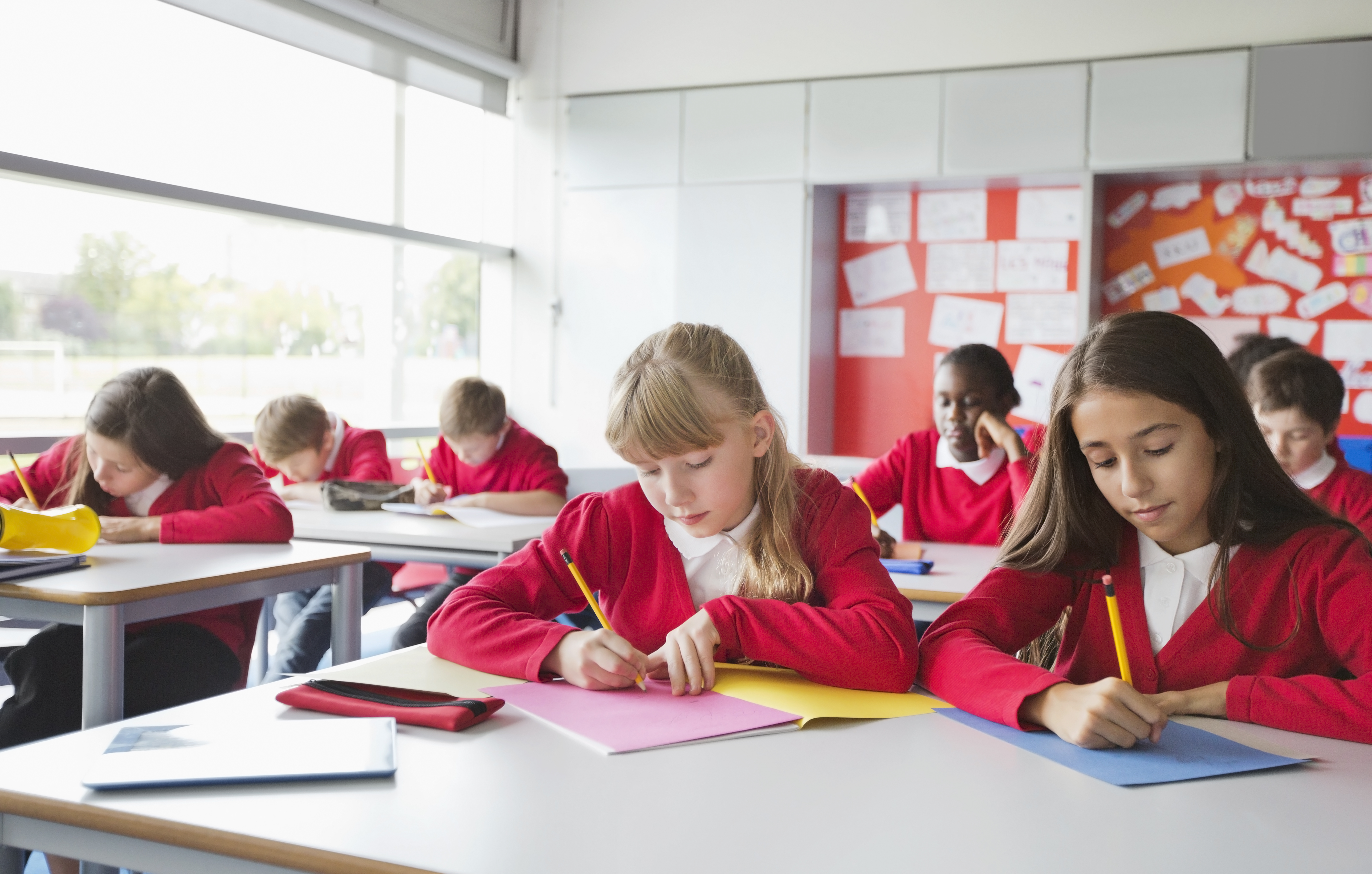 Los expertos en calidad de aire consideran que si bien se avanzó en adoptar algunas medidas, aún persisten grandes retos, sobre todo para las escuelas, edificios de oficinas y otros recintos públicos/Archivo