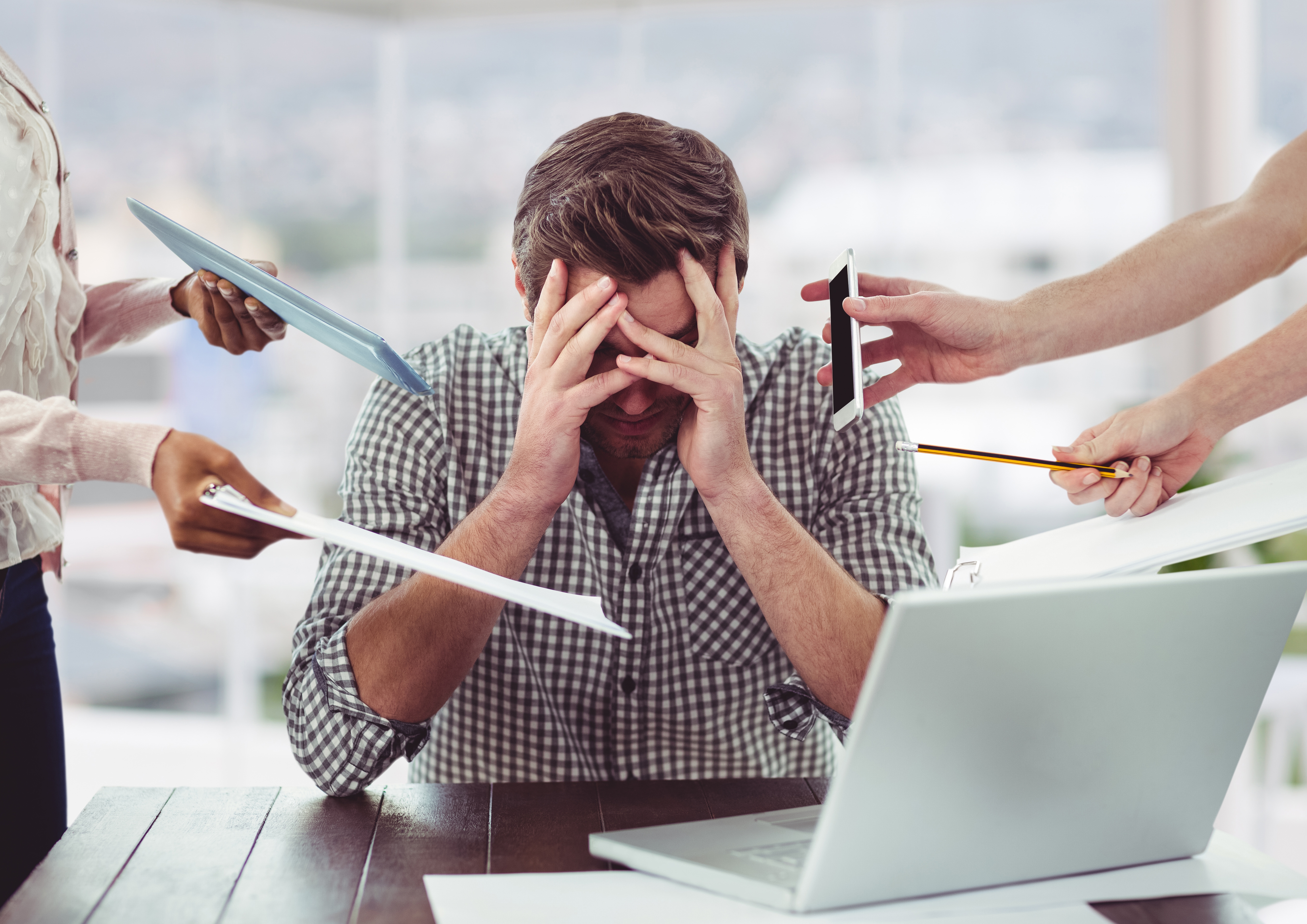 La desconexión digital influye en la disminución de casos estrés en el trabajo. 