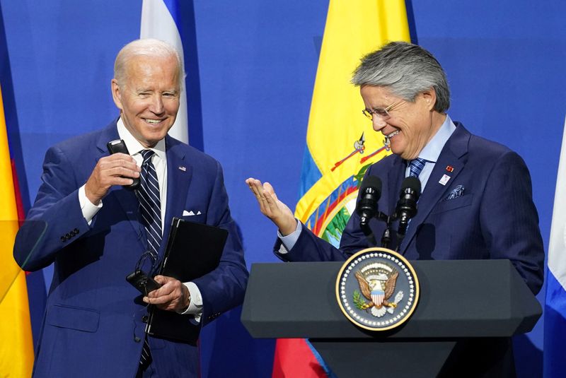 El presidente de Estados Unidos, Joe Biden, y el presidente de Ecuador, Guillermo Lasso, se reunieron en la Cumbre de las Américas y discutieron sobre el apoyo del país norteamericano en la seguridad de Ecuador (REUTERS/Kevin Lamarque)