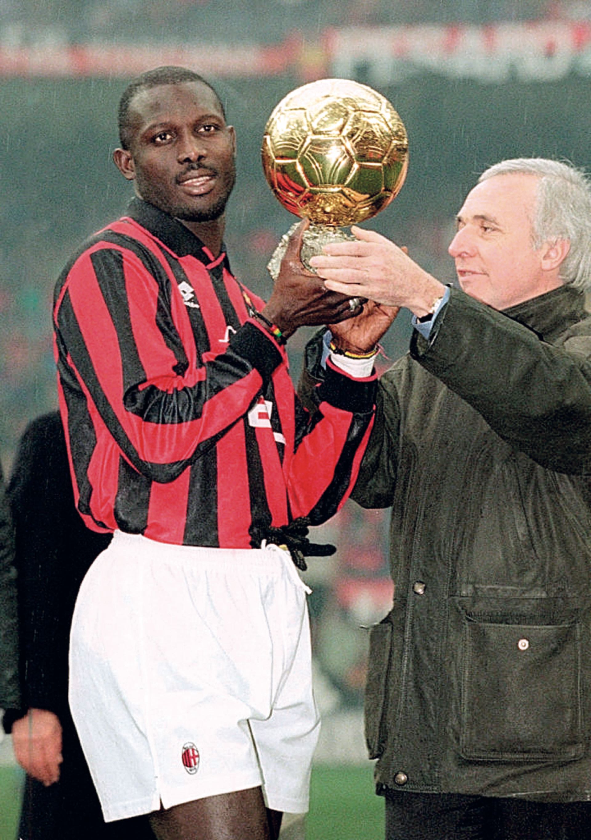 n 1995, cuando se convirtió en el mejor jugador de Europa con la camiseta del Milan.
Foto: AFP