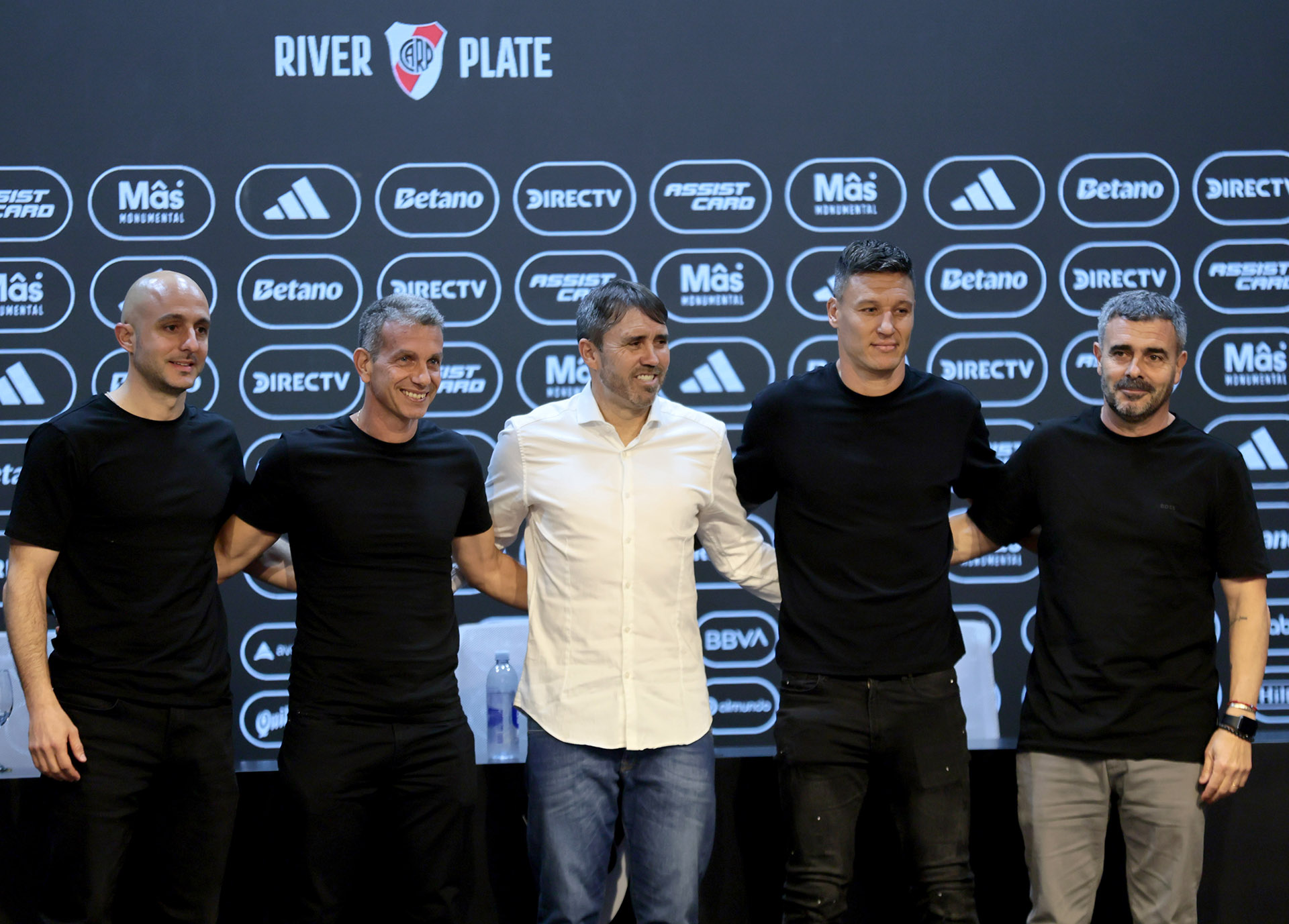 Crisis de combustible en Bolivia: YPFB despide a 410 funcionarios en un proceso de “reestructuración” de la empresa