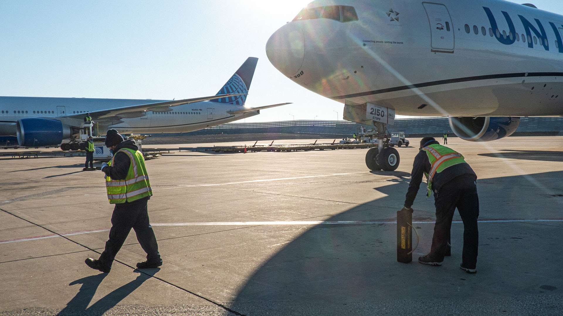 Un acuerdo recientemente anunciado con United Airlines resultará en que la aerolínea compre alrededor de 3.4 millones de galones de combustible sostenible este año.
Credit ... Sebastián Hidalgo para The New York Times