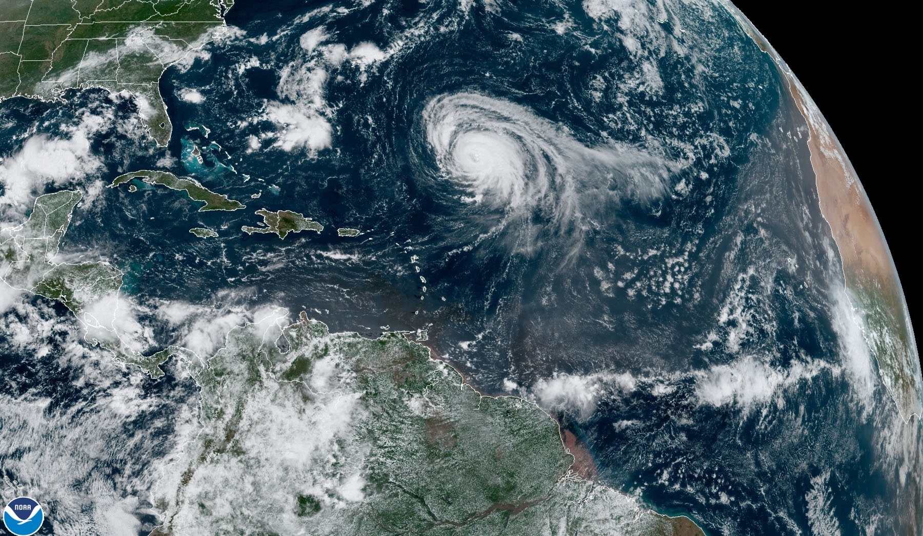 La Oficina Nacional de Administración Oceánica y Atmosférica (NOAA) a través del Centro Nacional de Huracanes (NHC) alertó de una intensa actividad de huracanes en el Atlántico. (FOTO: EFE/NOAA-NHC)

