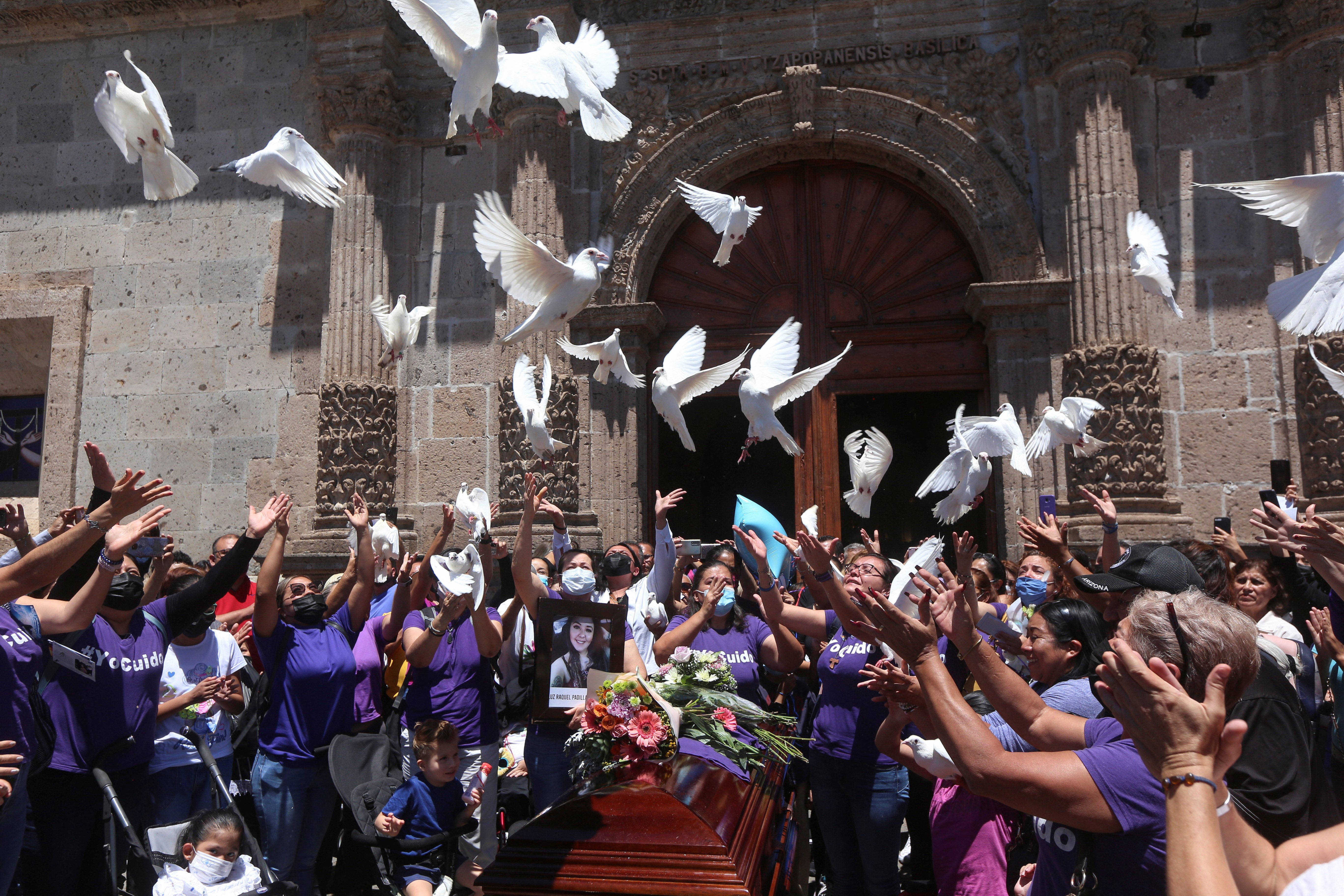 “Eres la Luz de nuestro camino”: así dieron el último adiós a Luz Raquel Padilla en la Basílica de Zapopan