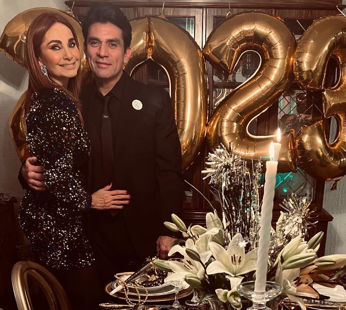 La pareja celebró el inicio del 2023 con una romántica publicación en redes sociales 
(Foto: Instagram/@cuquitaoficial_)