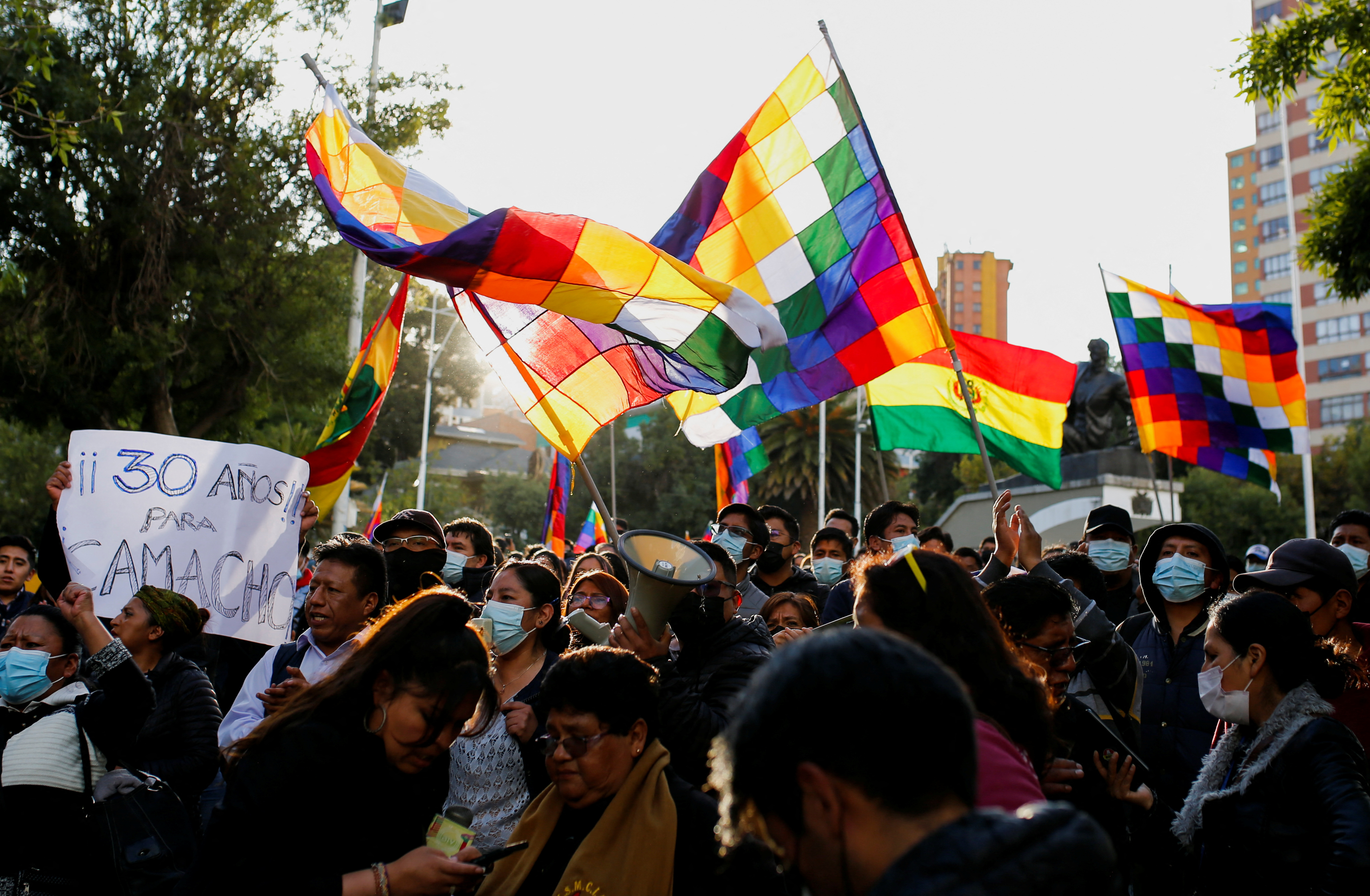 La UE pidió evitar una escalada de violencia en Bolivia y respetar el proceso judicial de Camacho