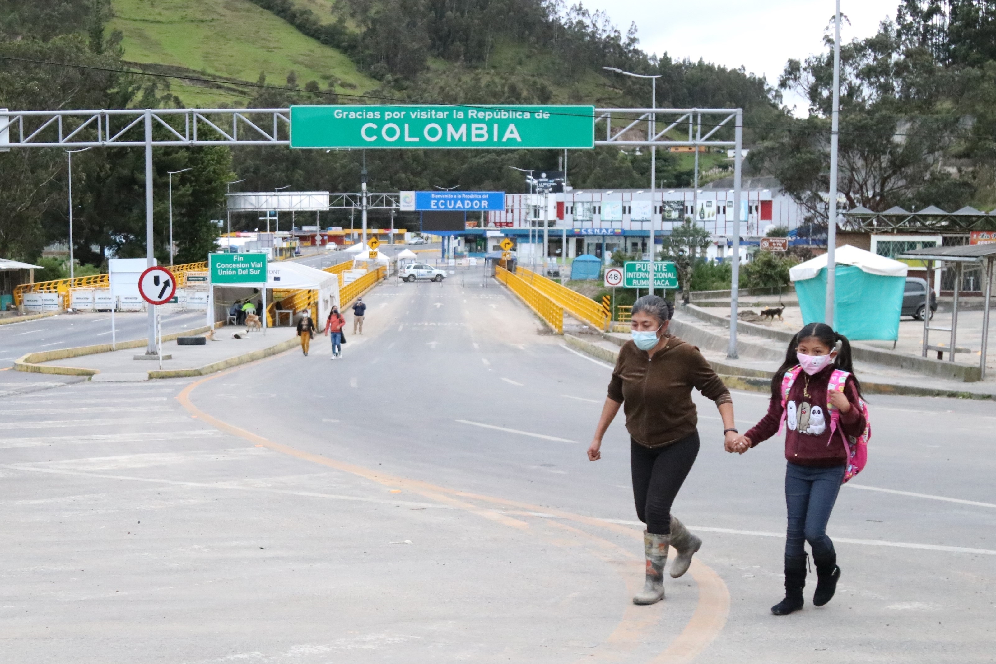 La Cancillería ecuatoriana dijo que el país mantiene diálogos con Colombia para avanzar en un proceso gradual de la frontera, cerrada desde marzo de 2020. EFE/Xavier Montalvo/Archivo
