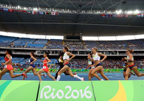 RIO DE JANEIRO, BRAZIL - AUGUST 12:  Besu Sado of Ethiopia leads a group in the Women's 10,000 metres final on Day 7 of the Rio 2016 Olympic Games at the Olympic Stadium on August 12, 2016 in Rio de Janeiro, Brazil.  (Photo by Ian Walton/Getty Images)