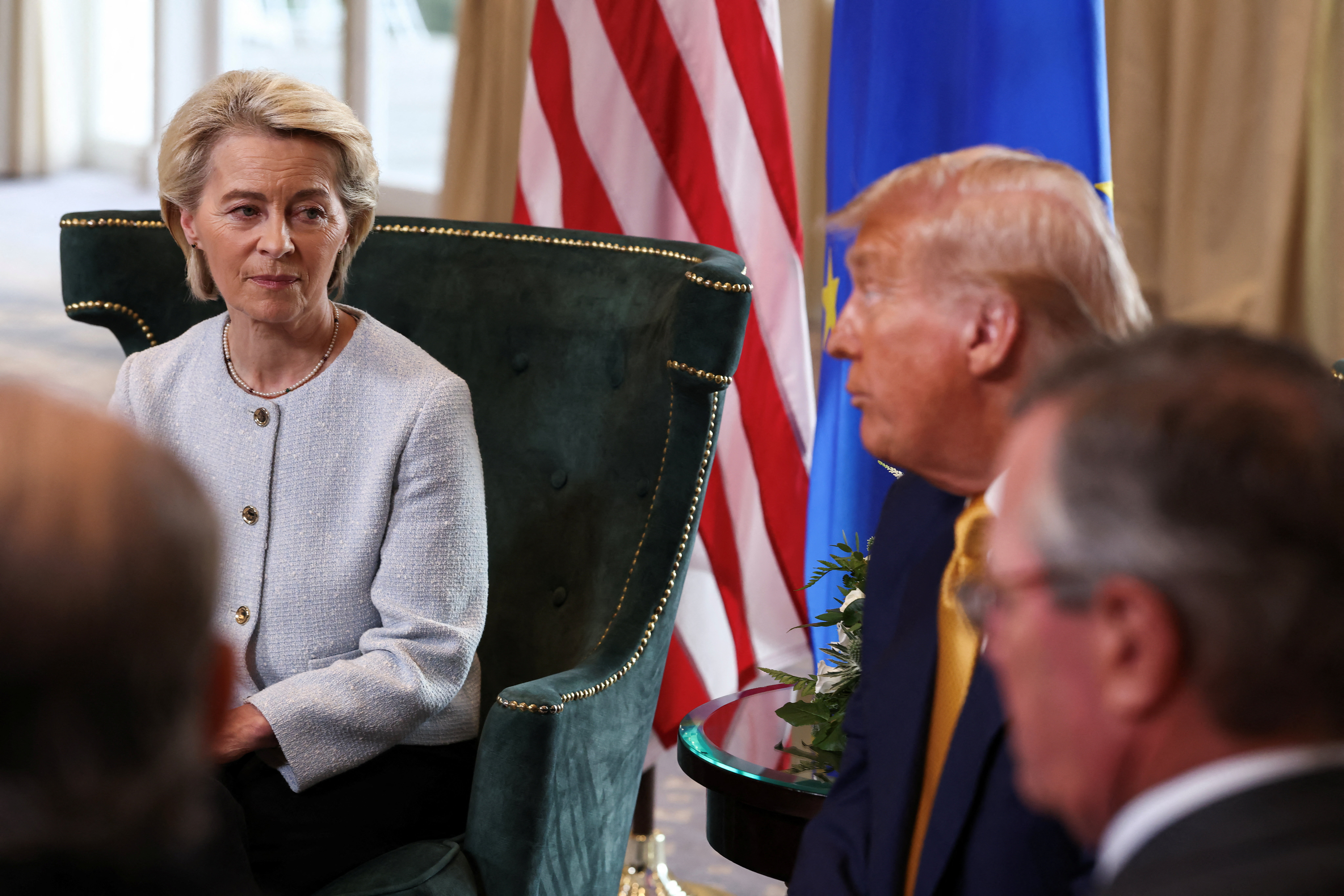 Crecen las tensiones internas en Europa tras el acuerdo comercial con Estados Unidos: caen el euro y las bolsas