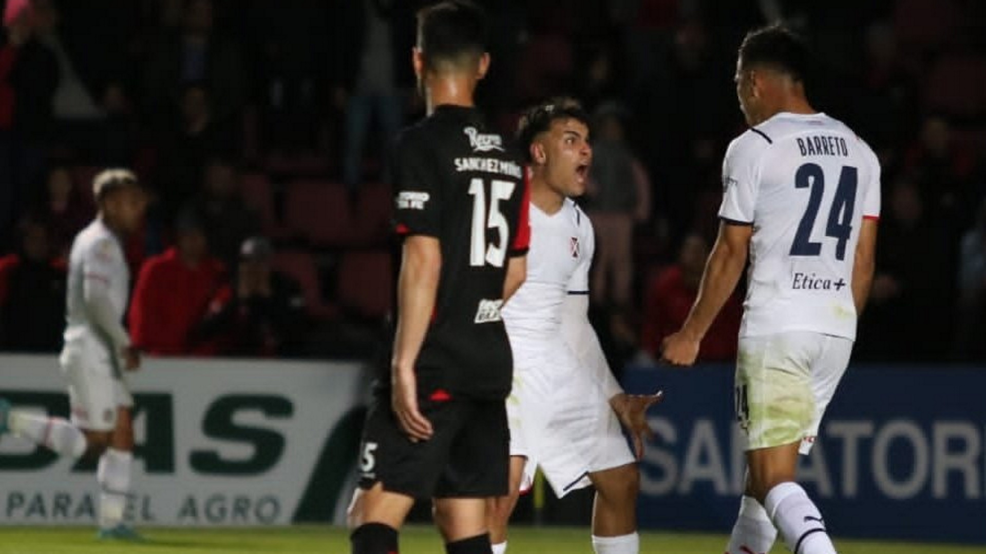 Independiente goleó 3-0 a Colón en Santa Fe y puso fin a su mala racha en la Liga Profesional