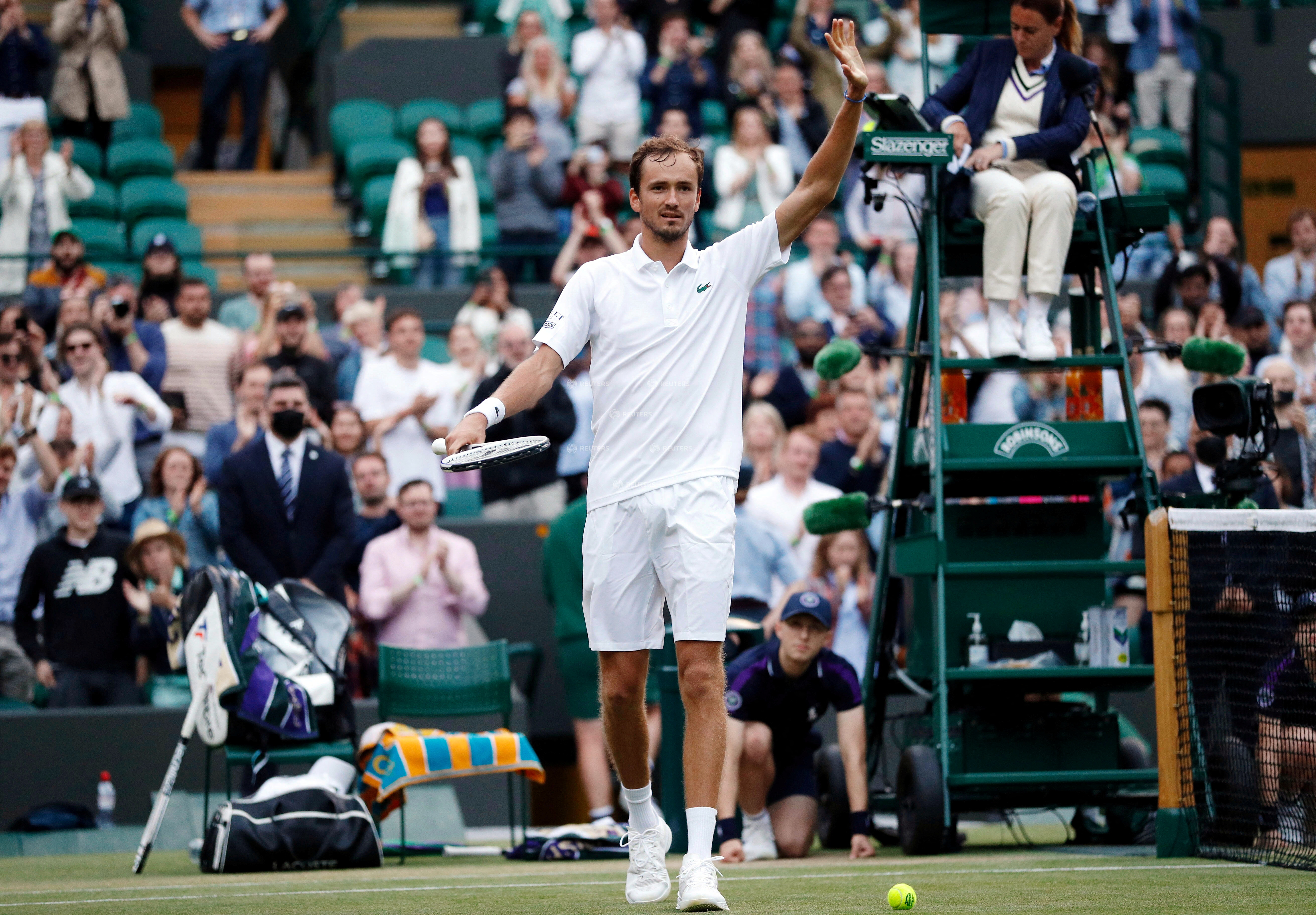 El actual numero dos del mundo Daniil Medvedev durante el torneo de Wimbledon del año pasado (REUTERS/Peter Nicholls/archivo)