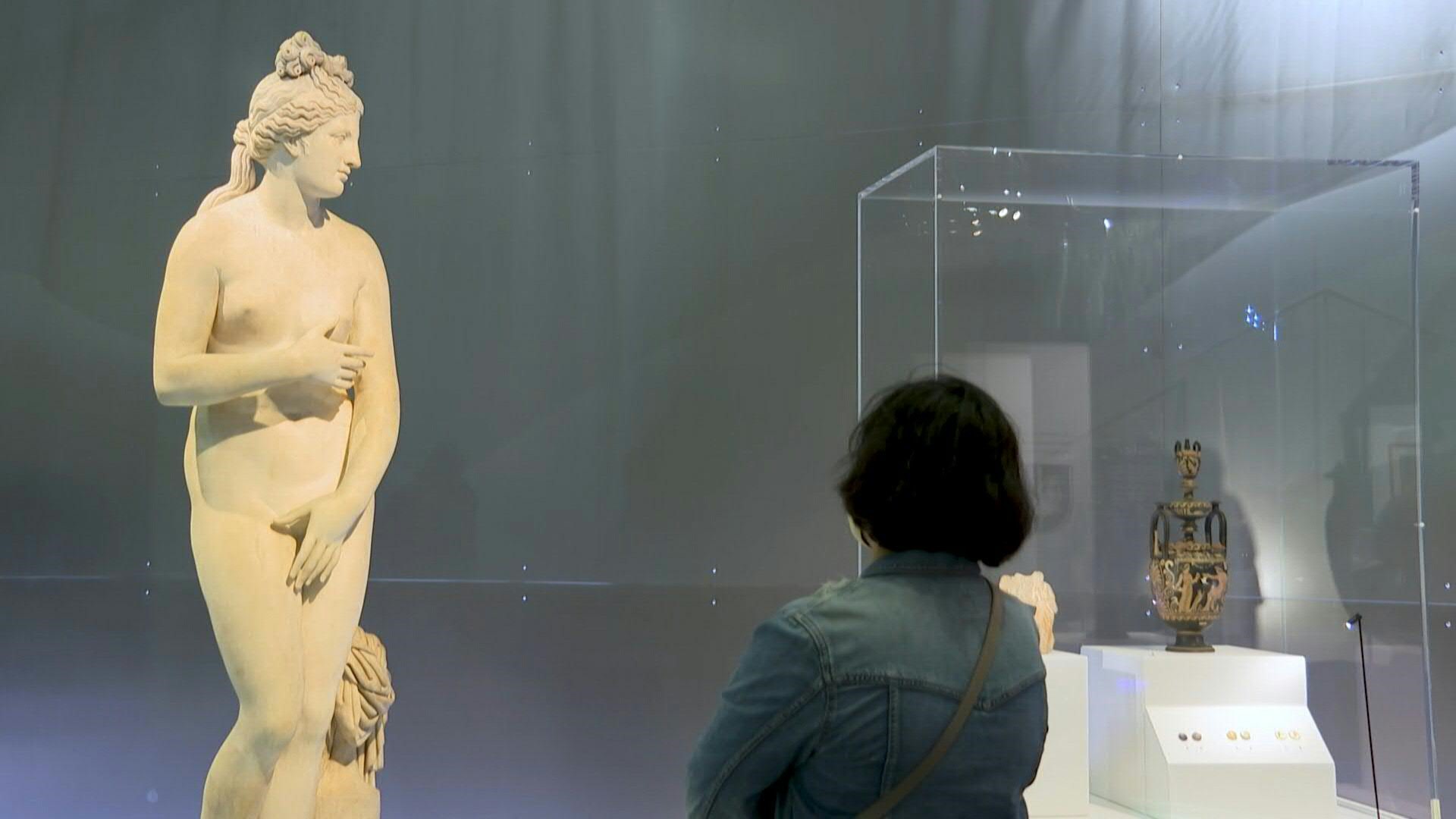 Guerreras, seductoras, diosas madres y otras criaturas femeninas espirituales del mundo entero son objeto de una exposición  en el British Museum de Londres (AFP)