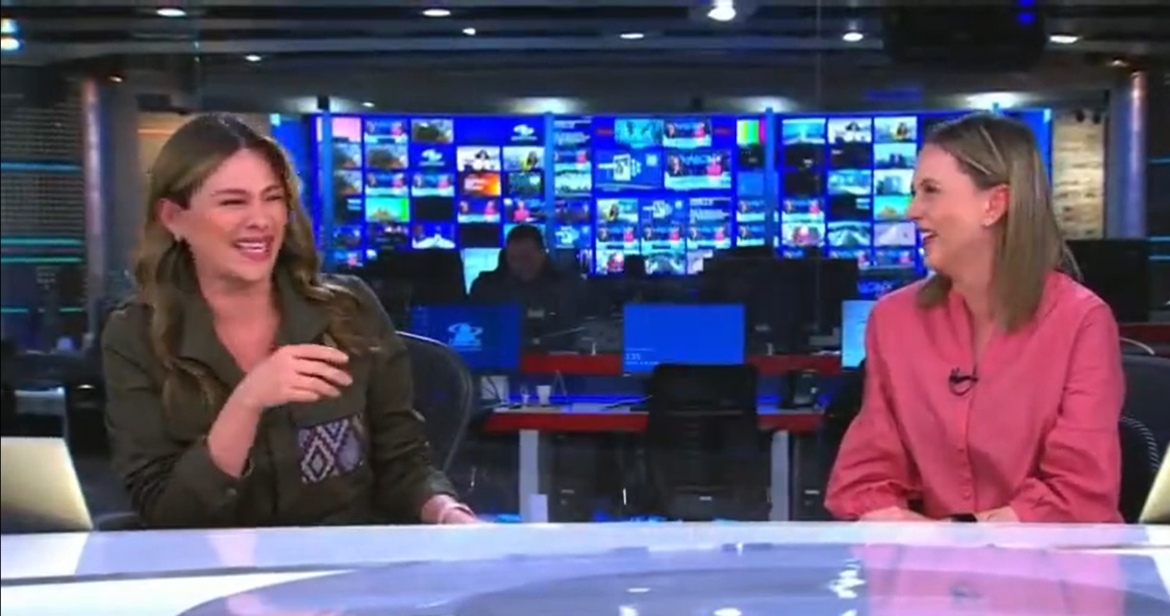 Mamá de una de las presentadoras de Noticias Caracol cautivó a más de uno  porque se conserva como el vino - Infobae
