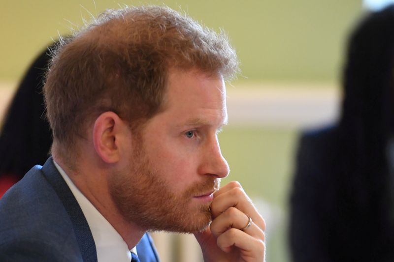 El duque de Sussex asistiendo a una mesa redonda de discusión sobre igualdad de género con The Queen's Commonwealth Trust (QCT) y One Young World en el Castillo Windsor (Foto: REUTERS)