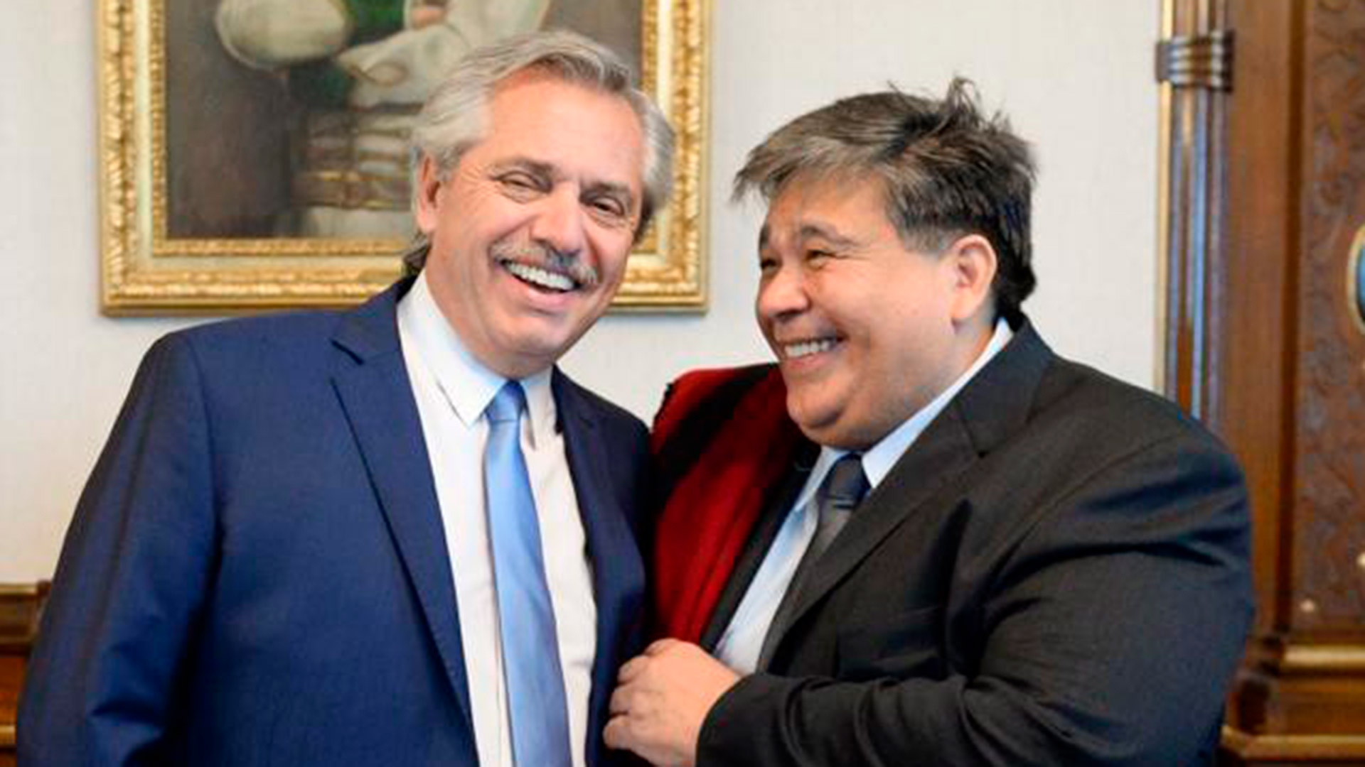 El presidente Alberto Fernández y el intendente de José C. Paz, Mario Ishii, a quien decidió llevar a la gira por Rusia y China.