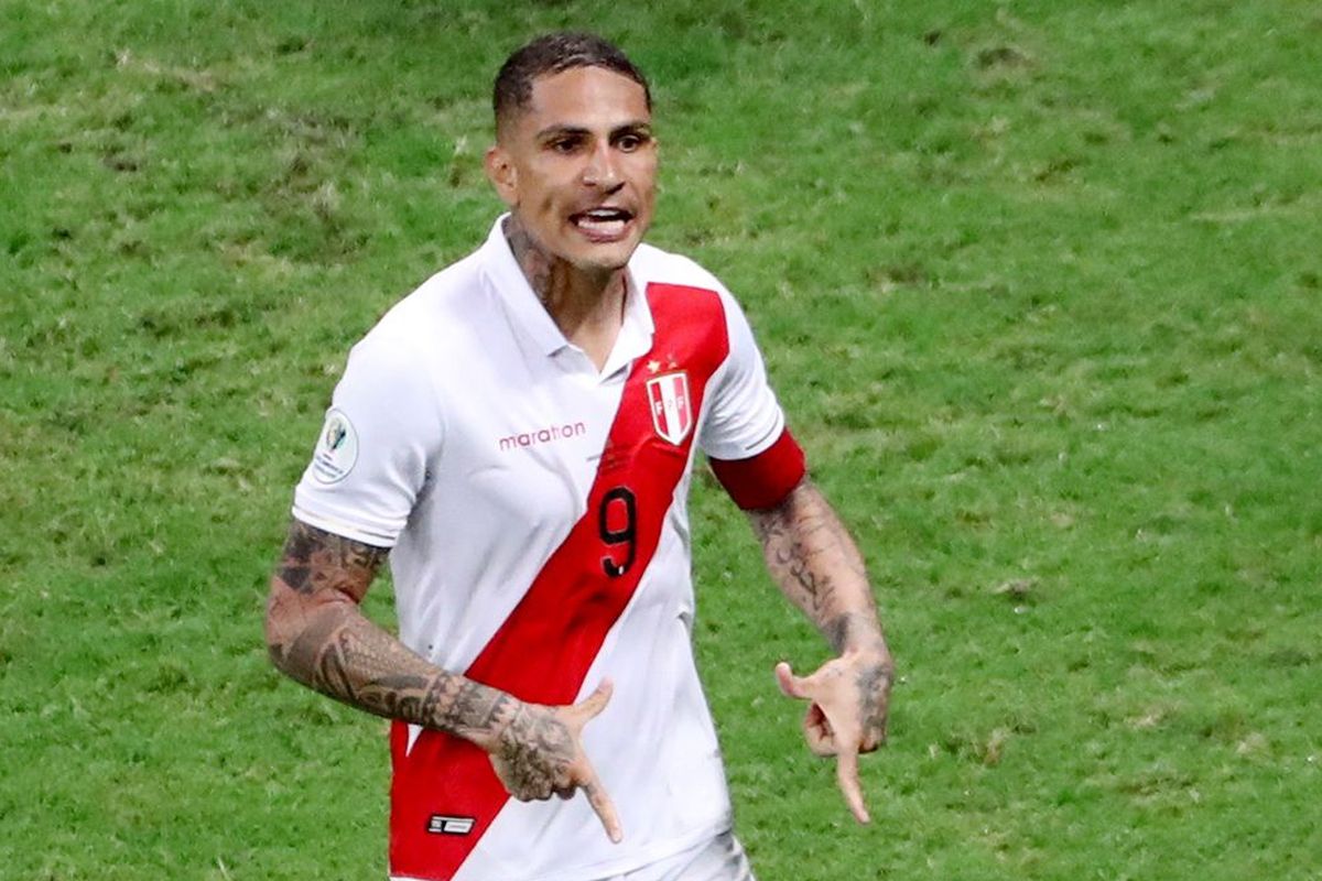 Paolo Guerrero se acerca a nuevamente a Alianza Lima (Foto: Reuters)