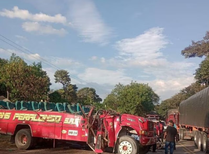 Doce Personas Resultaron Heridas En Accidente En La Vía Cúcuta El