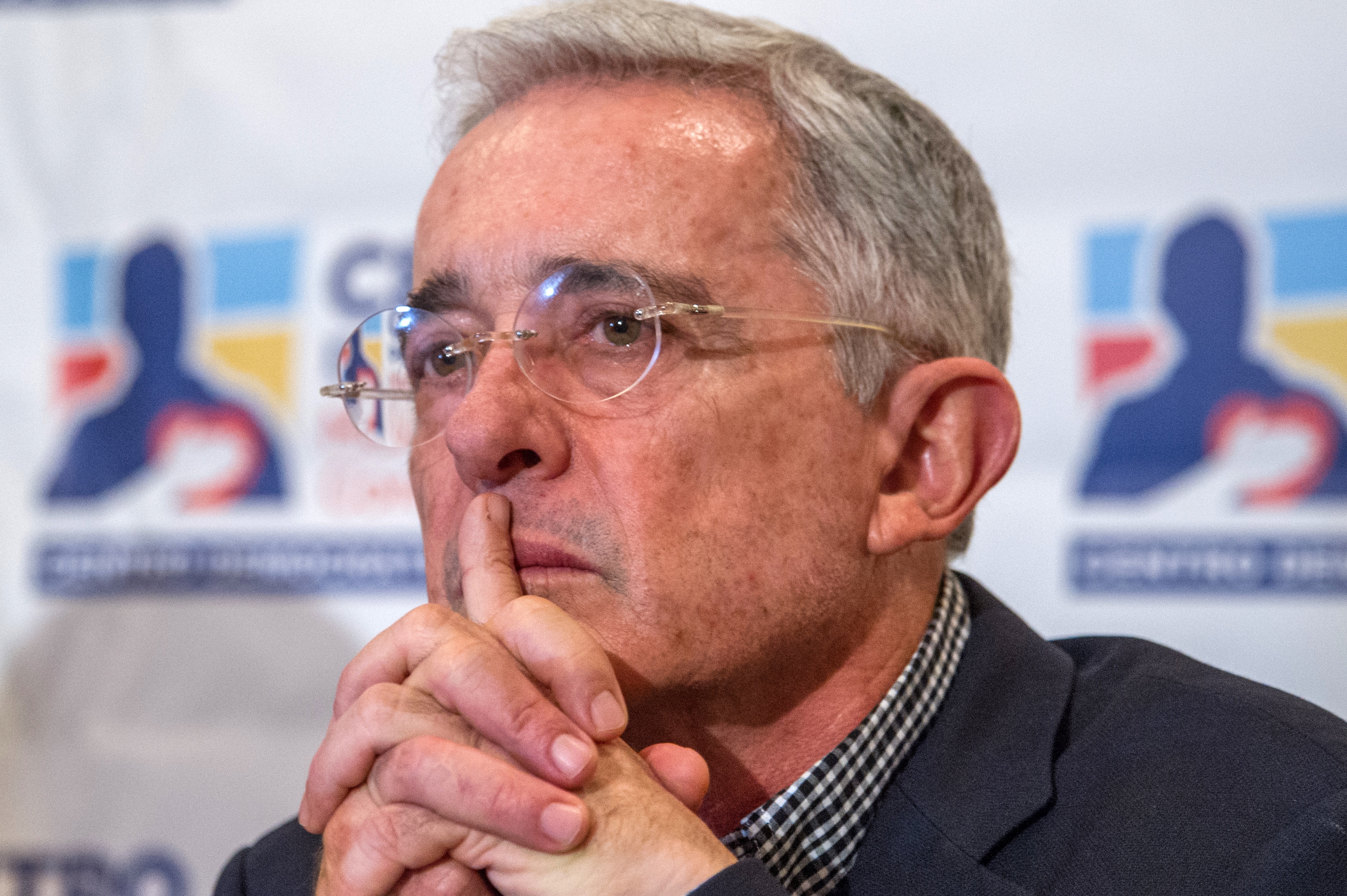 Fiscalía “suplicó” precluir la investigación contra Álvaro Uribe en el segundo día de audiencia y señaló a Iván Cepeda