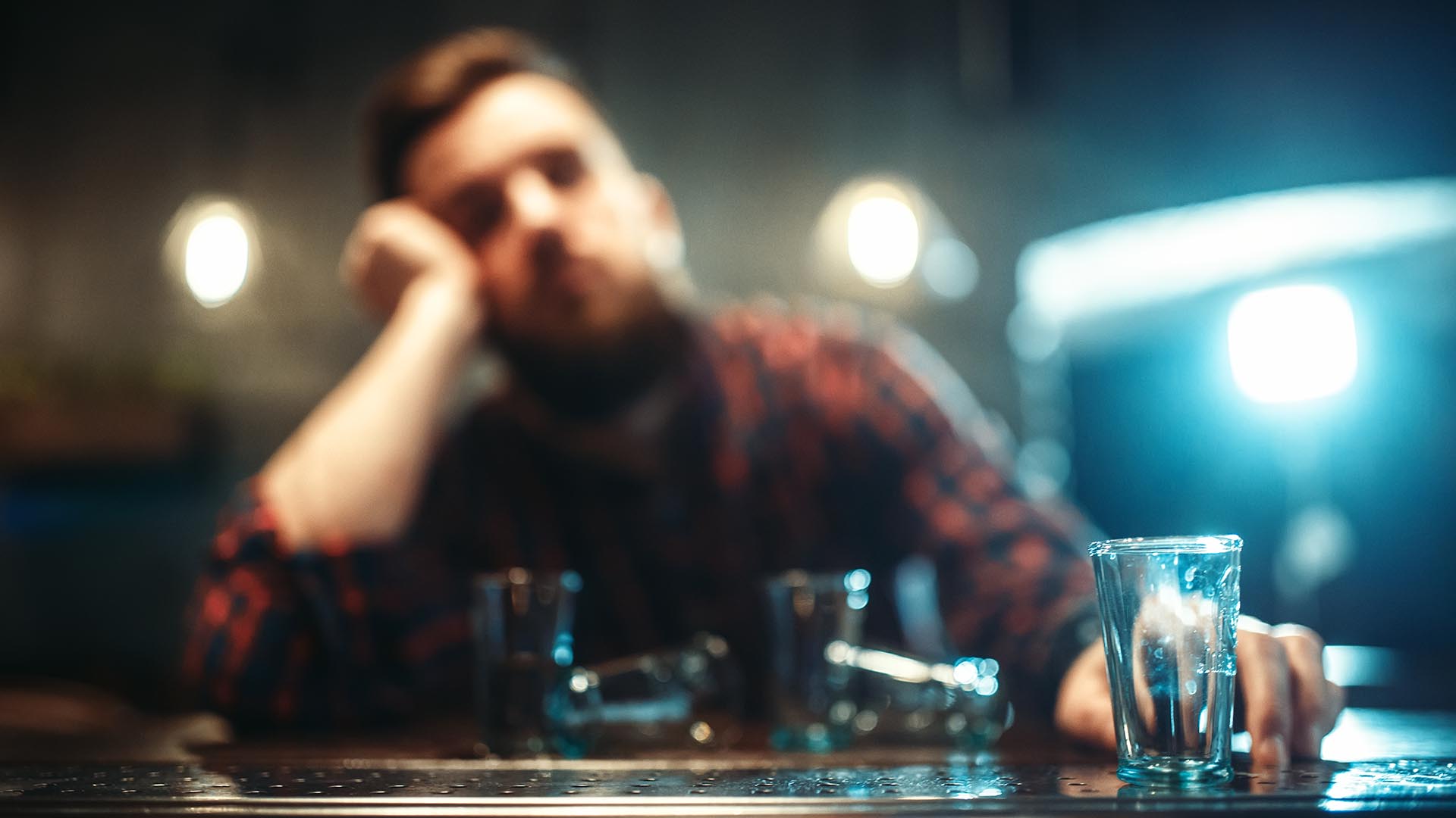  El alcohol es la droga legal más consumida entre los jóvenes (Getty Images)