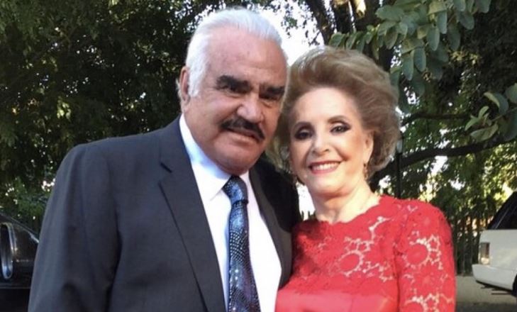 Vicente Fernández y Doña Cuquita Abarca (Foto: Instagram/@_vicentefdez)