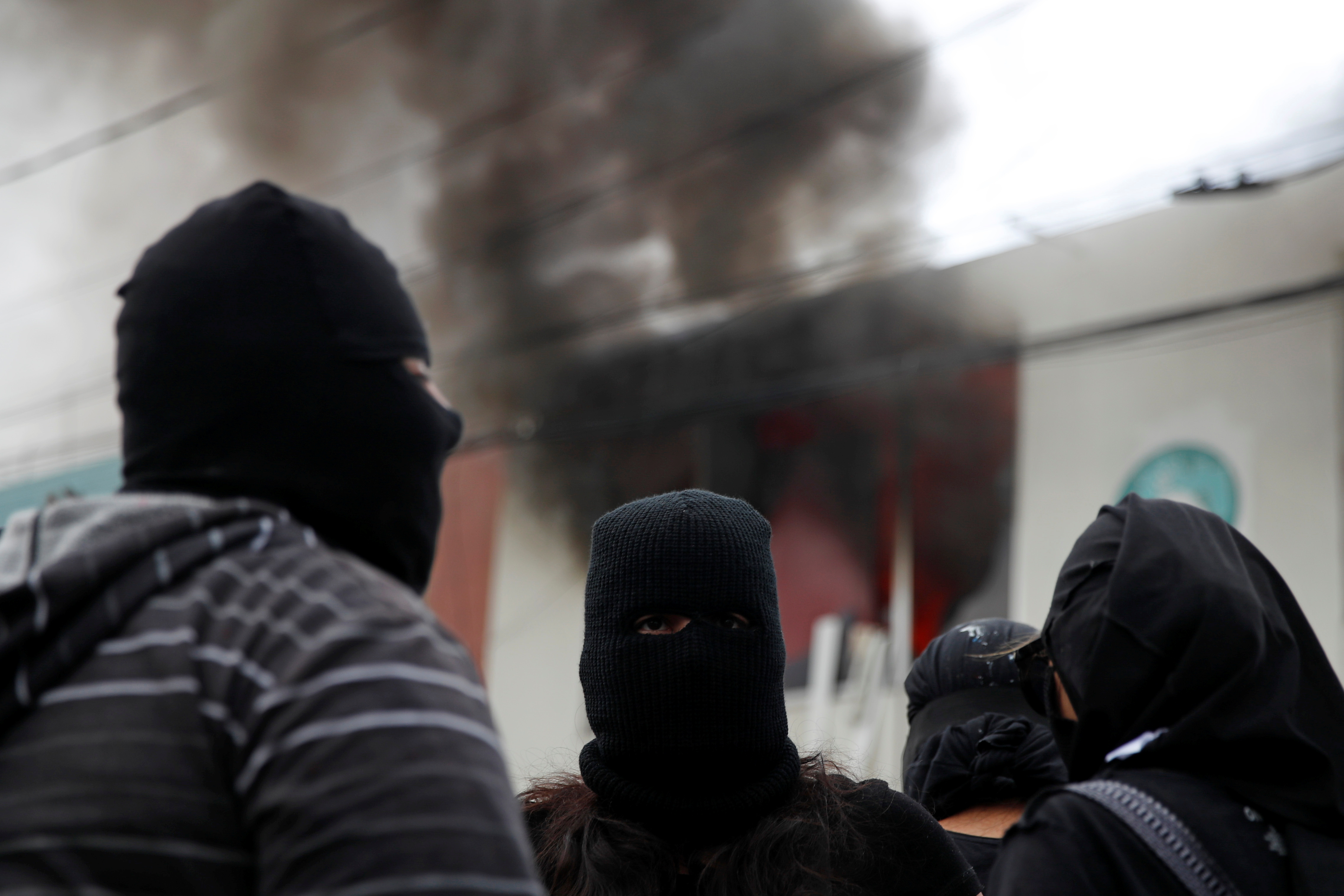 La ocupación de la Codhem precedió a la de la sede principal de la CNDH en Ciudad de México, que permanece tomada por familiares de víctimas y activistas desde la semana pasada para exigir respuesta del Gobierno a los altos niveles de asesinatos de mujeres.