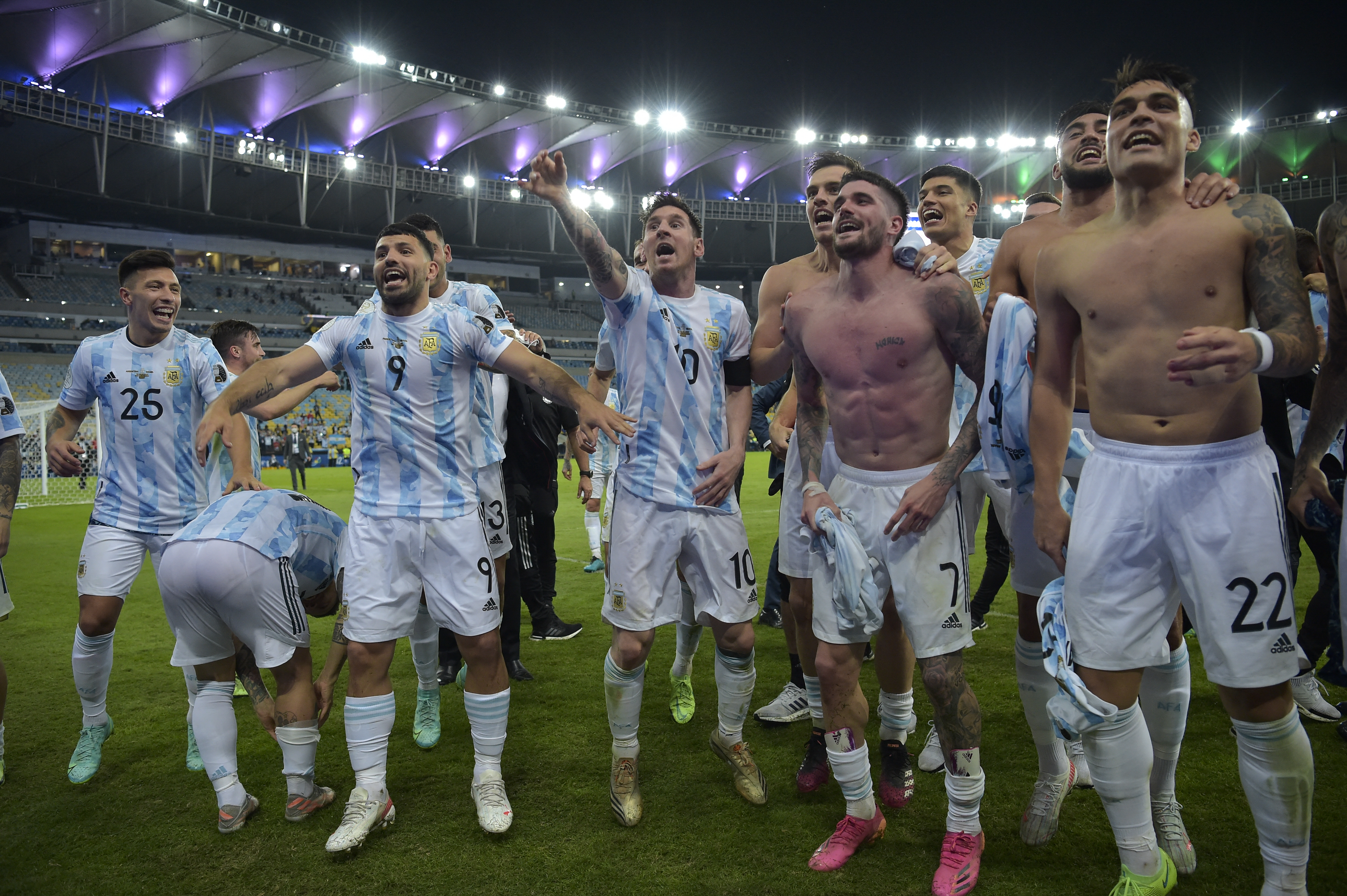 Argentina usará ante Países Bajos la misma combinación que en la final de la Copa América contra Brasil (Photo by CARL DE SOUZA / AFP)