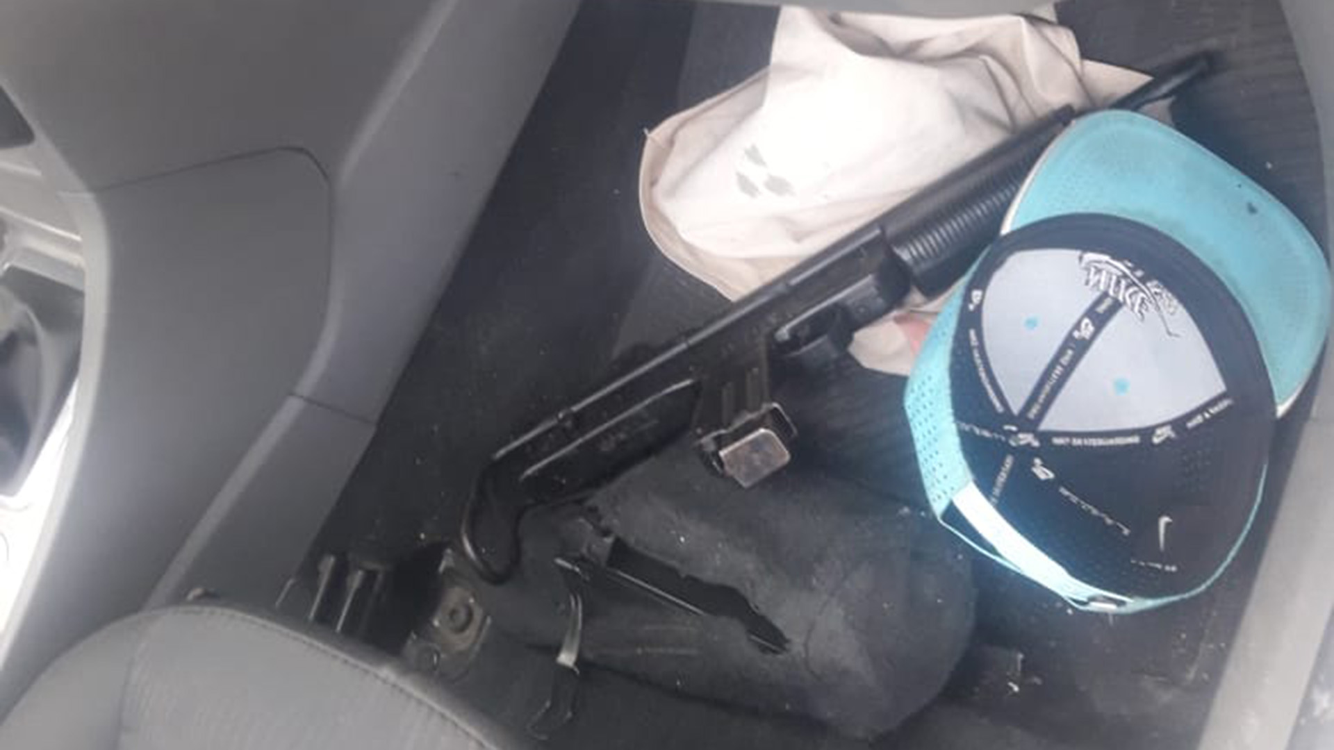 Lo que secuestraron en el coche de los detenidos por el ataque