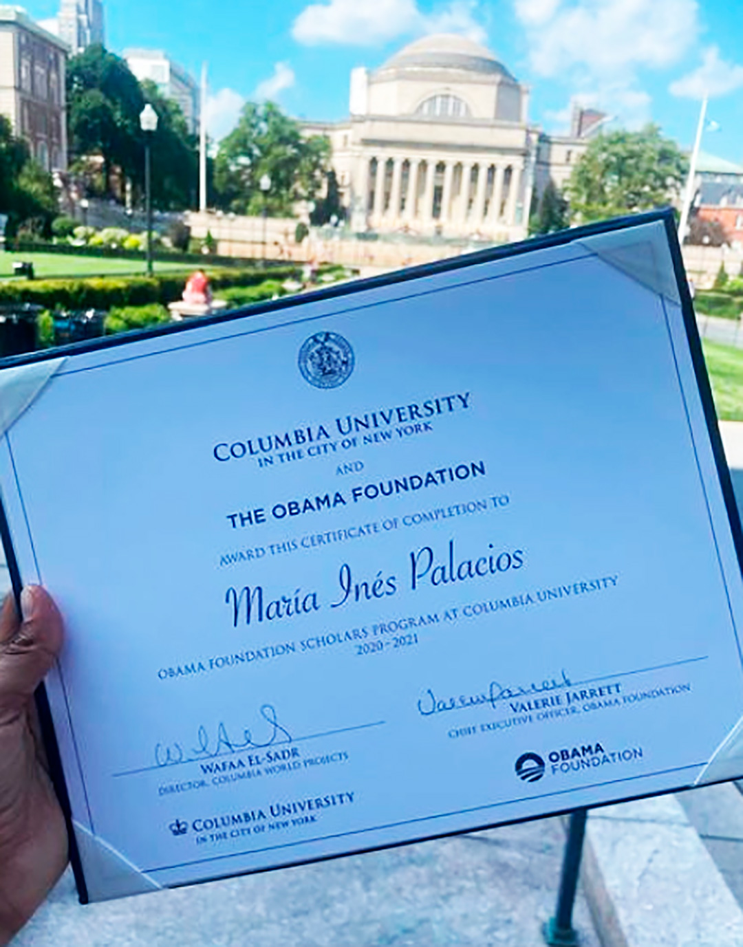Después de obtener el diploma, la invitaron junto a otros 200 jóvenes profesionales a participar del primer Foro de la Democracia en Nueva York