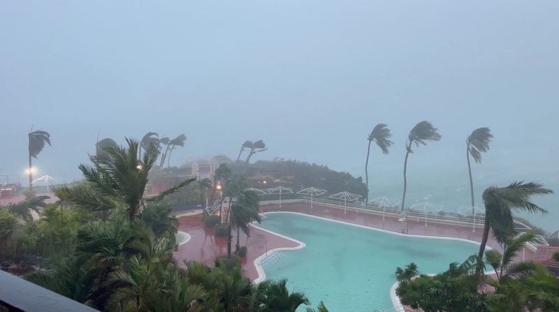 Más de 4.800 personas habían sido evacuadas a refugios de emergencia en las provincias de Cagayan, Batanes y otras regiones. M. F. Peoples/vía REUTERS