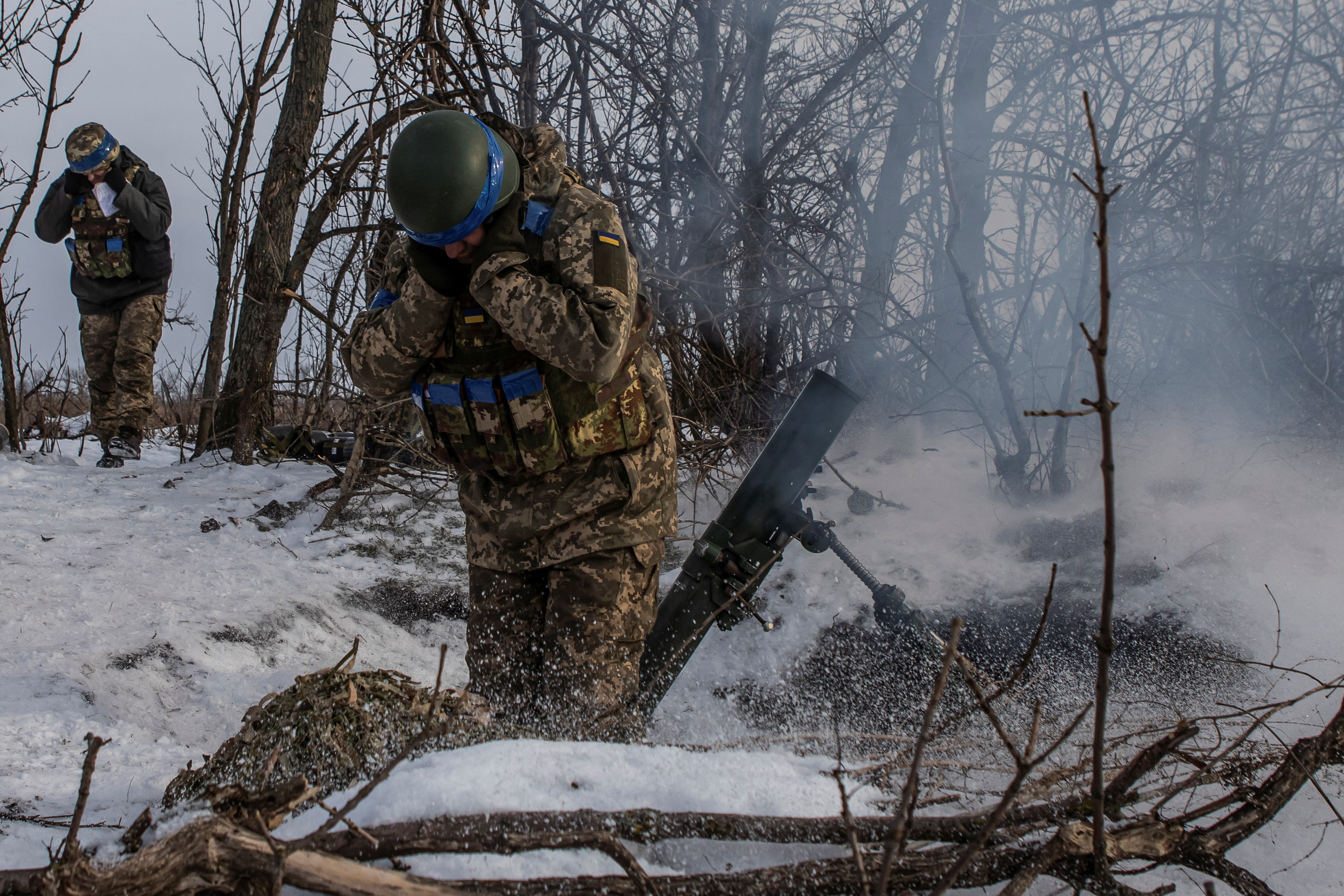 Soldados ucranianos esta semana durante la batalla de Vuhledar, donde las fuerzas rusas sufrieron una excesiva cantidad de bajas. REUTERS/Yevhenii Zavhorodnii