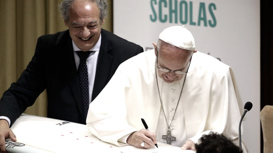 El Papa Francisco nombró a dos argentinos como consultores en Educación del Vaticano