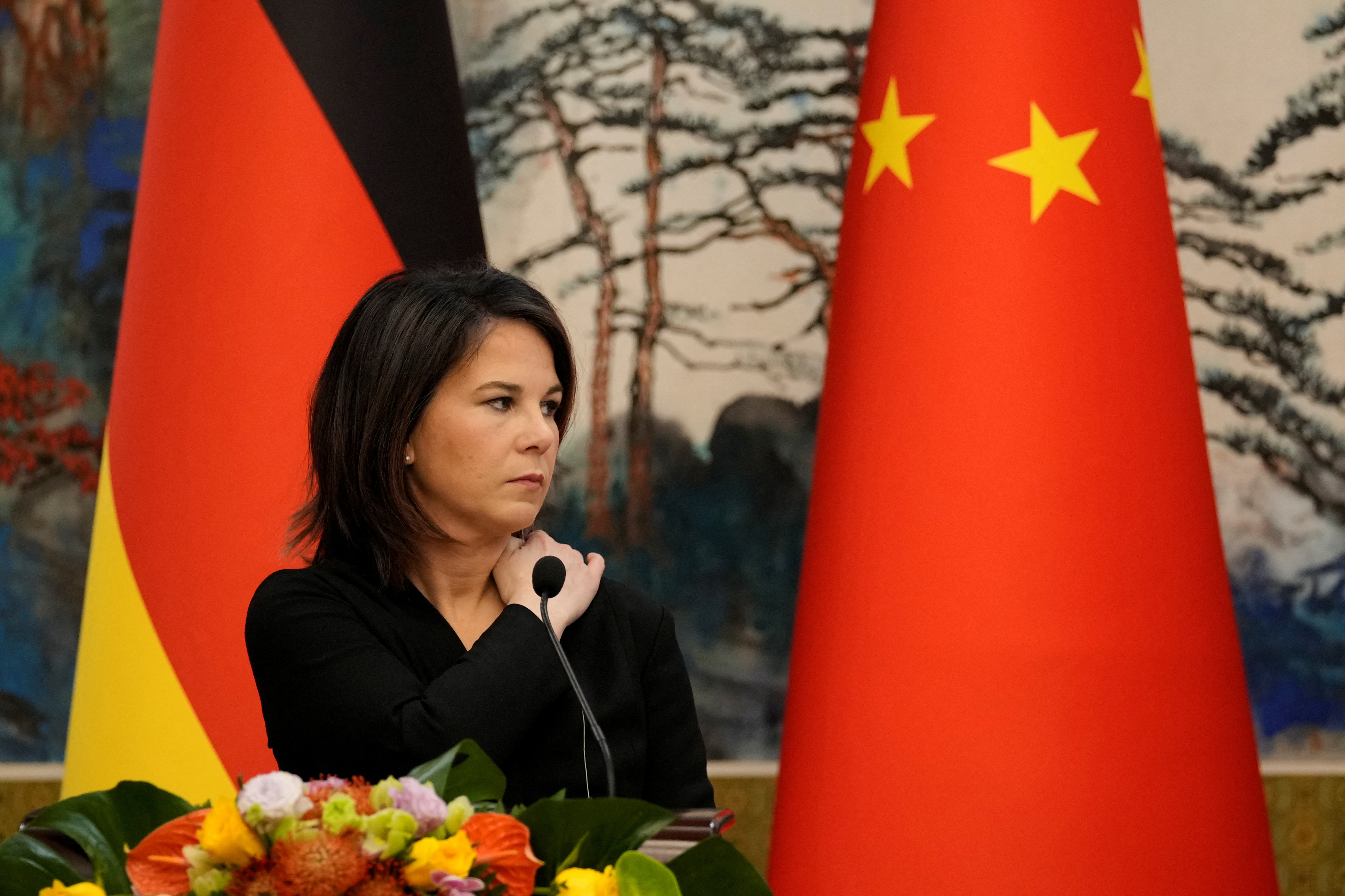 La ministra de Asuntos Exteriores de Alemania, Annalena Baerbock, le dijo en la cara a su par chino Qin Gang que no aceptarían un cambio de estatus en Taiwán (Reuters)