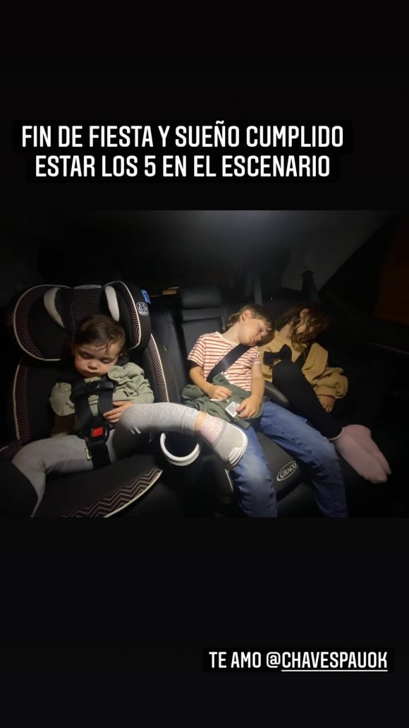 Los hijos de Pedro Alfonso y Paula Chaves, después del romántico momento que vivieron sus padres sobre un escenario en Carlos Paz (Foto: Instagram)