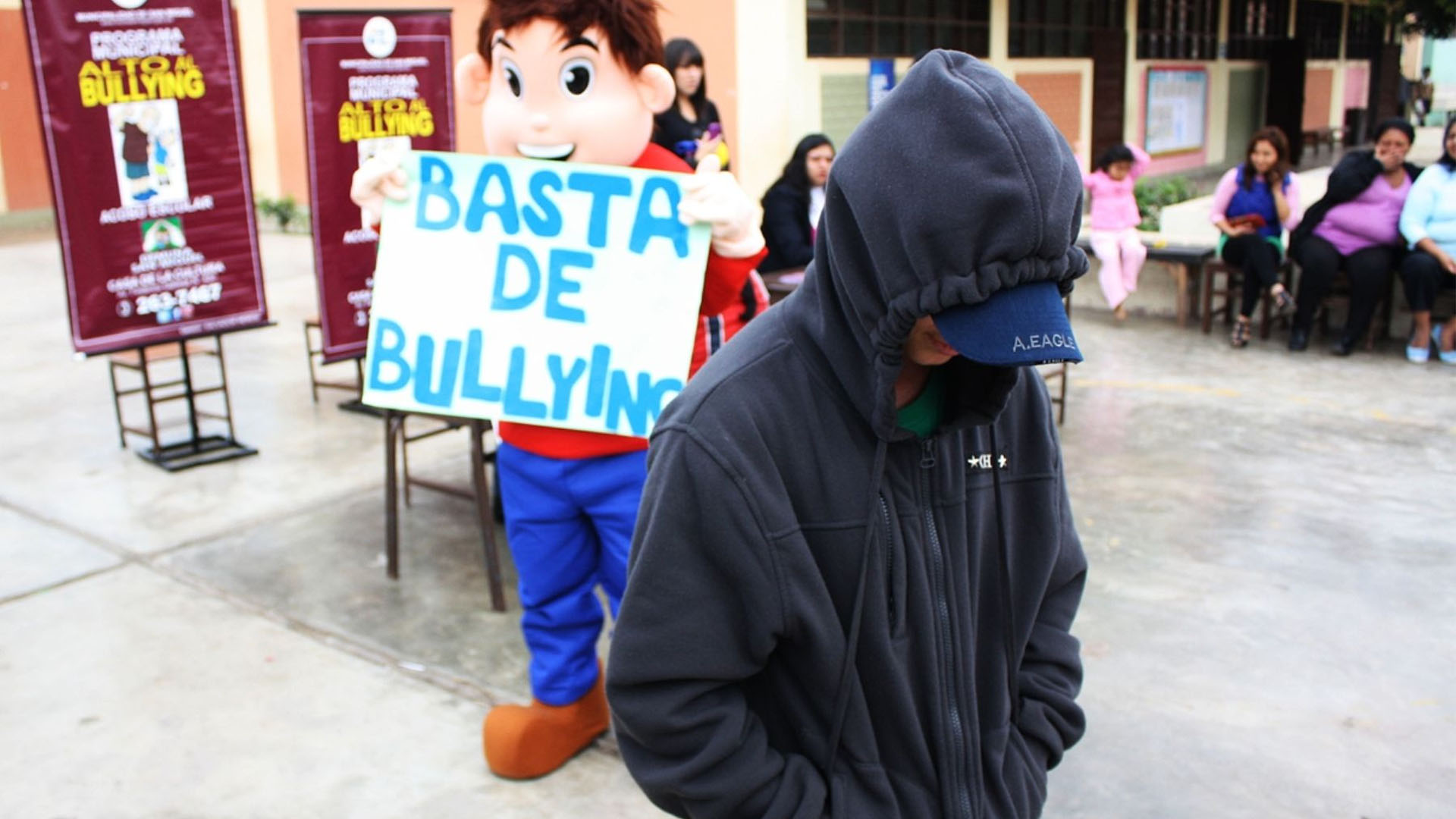 Violent behavior in schools would be one of the many symptoms of an educational approach that seeks to generate individuals for the market, considers Miguel Ángel Huamán.  (Andean)