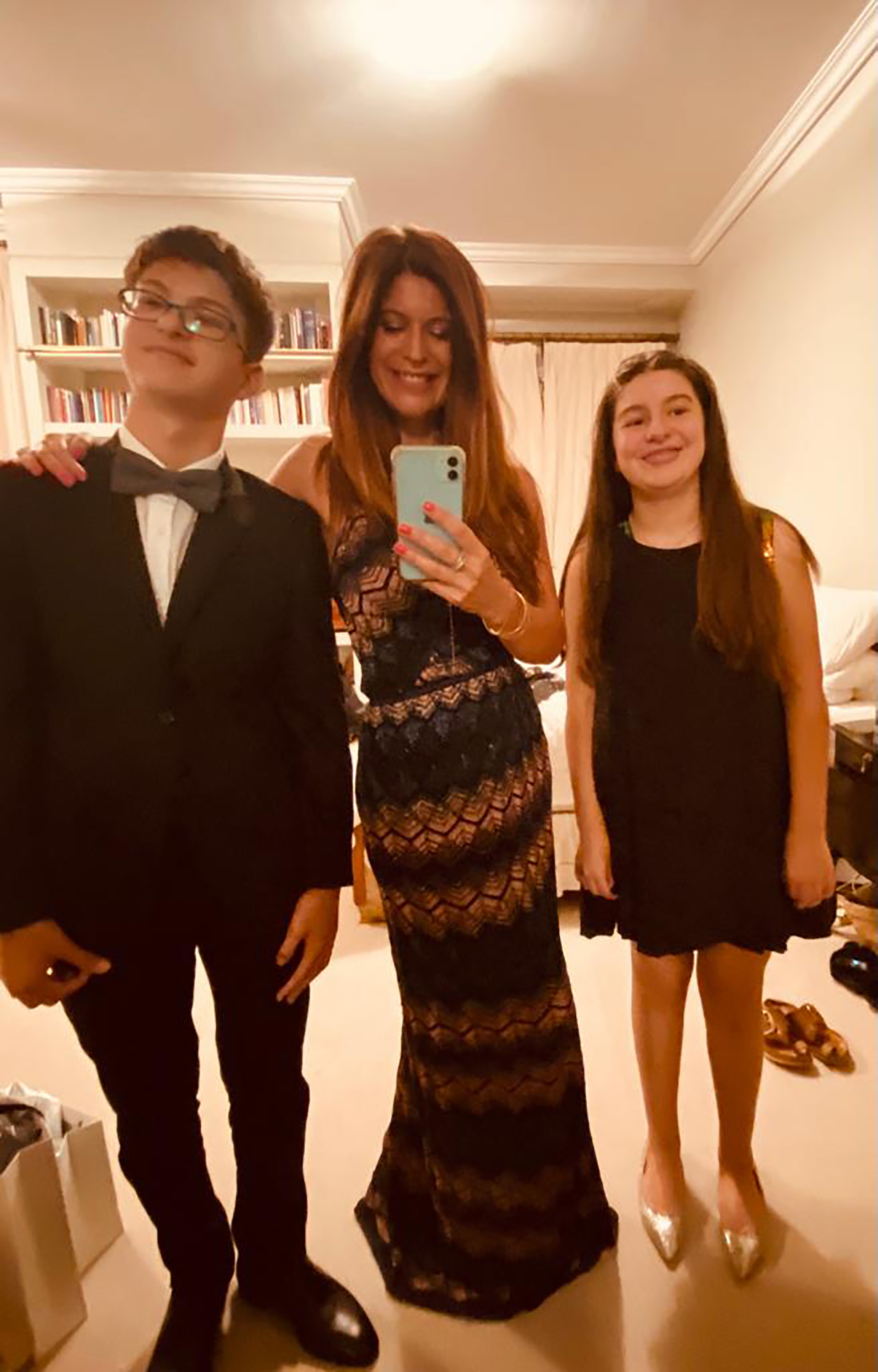 Elbita Marcovecchio y sus hijos, Valentino (14) y Allegra (12)