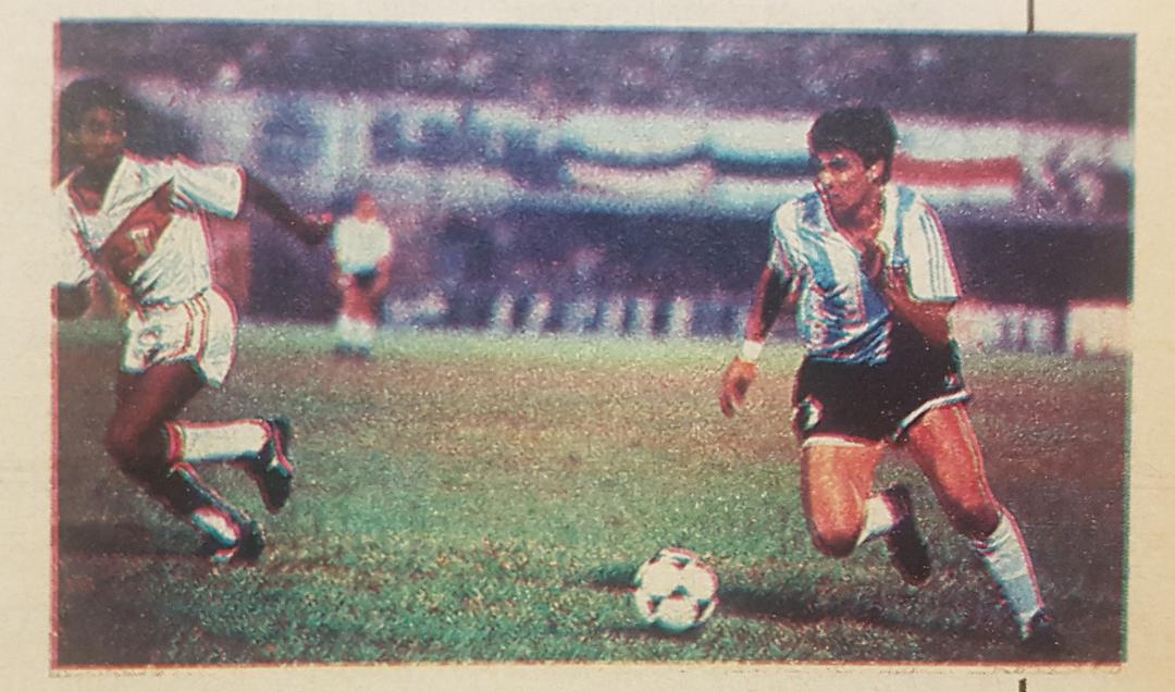 Rubén Bernuncio con la selección Argentina en un partido contra Perú