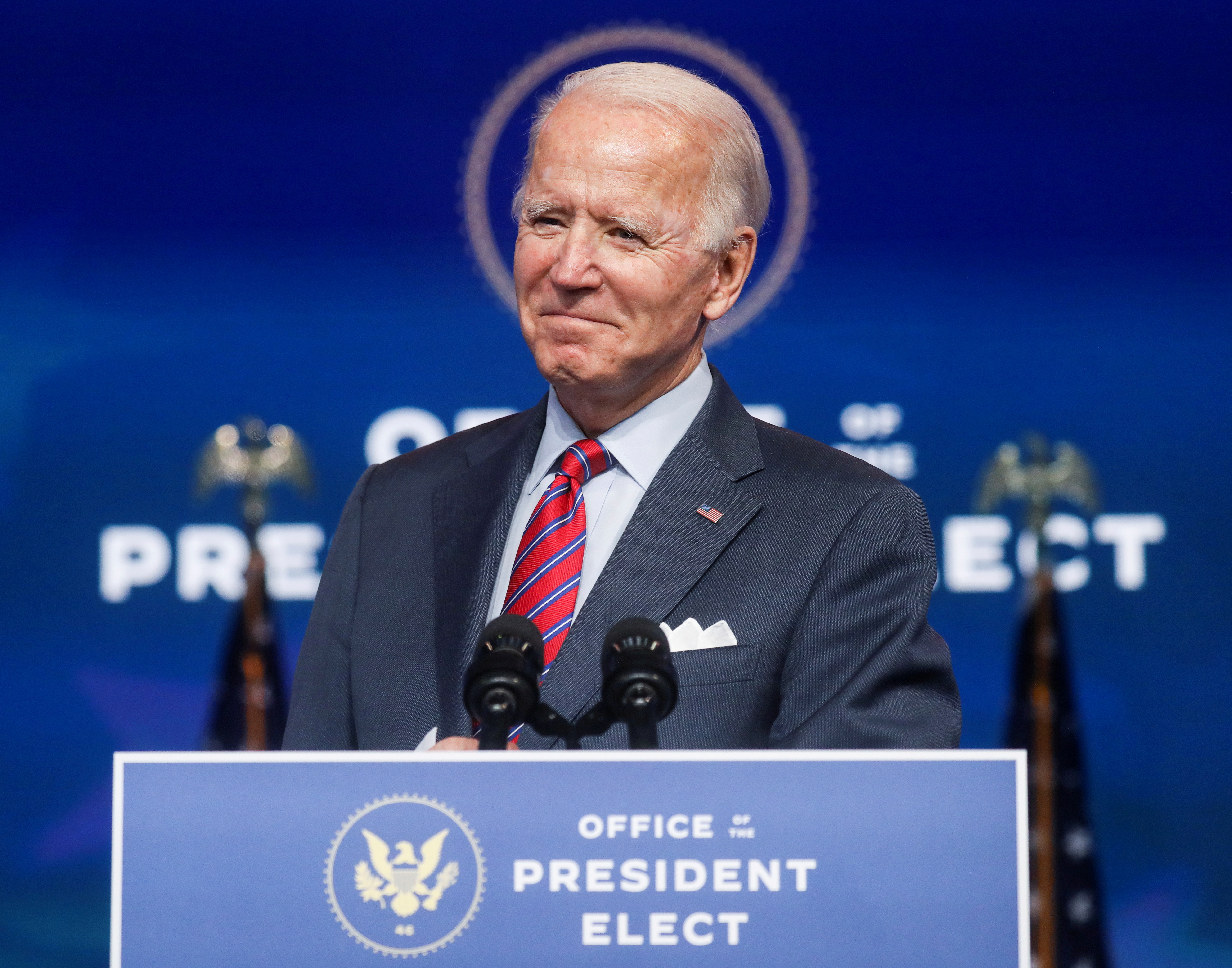 Joe Biden da un discurso en la sede del equipo de transición el pasado viernes (REUTERS/Leah Millis)