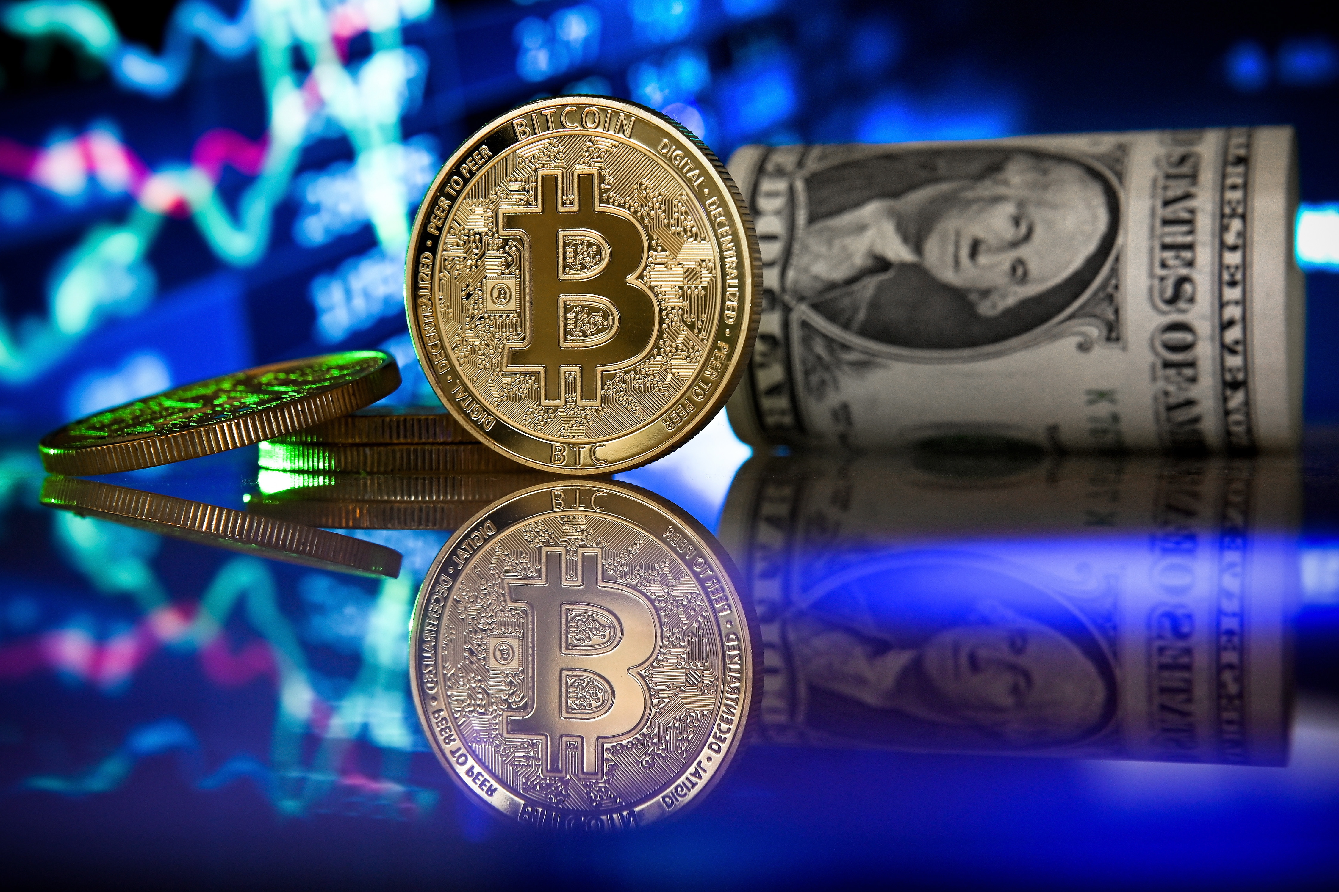 El Bitcoin descontó 14% desde su récord y opera por debajo de los USD  60.000 - Infobae