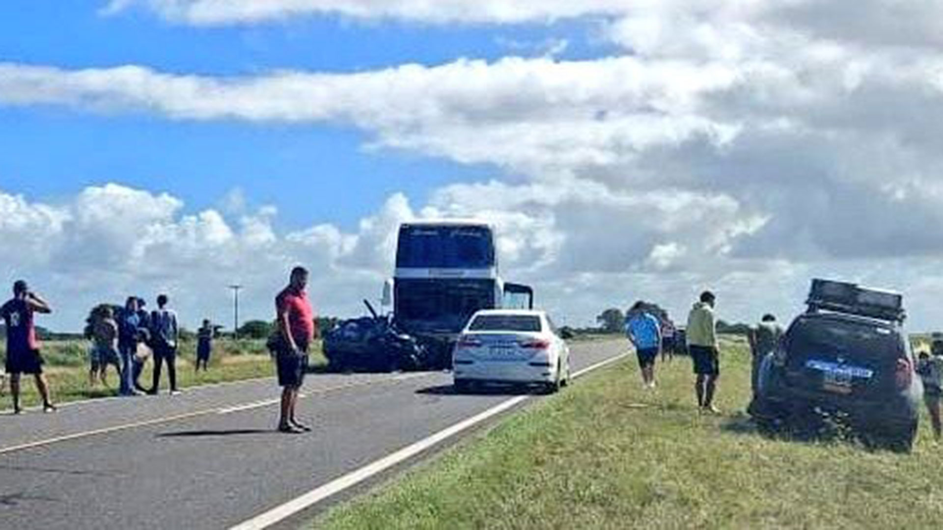 Accidente Fatal En Ruta 11 Dos Muertos Y Cinco Heridos Por Un Choque Entre Un Micro Y Un Auto 1847