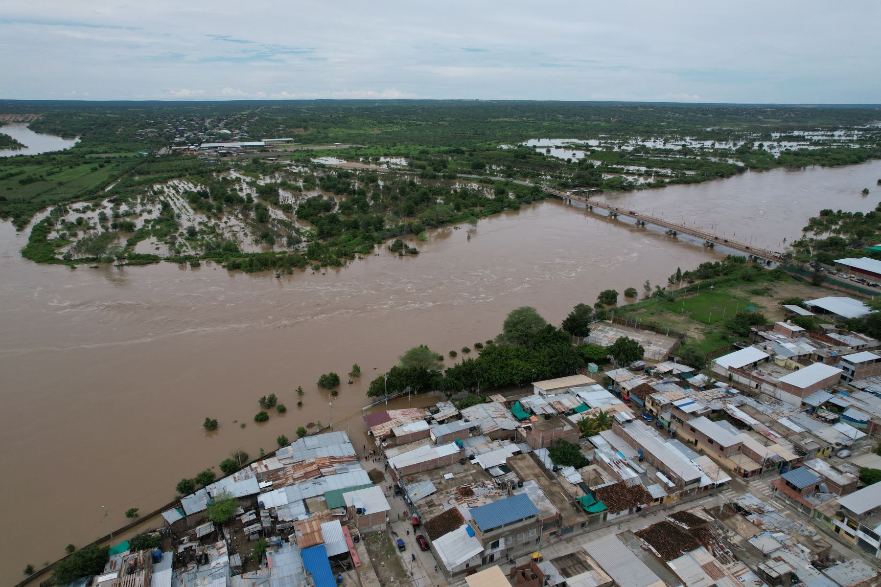 Los ríos han subido su cauce afectando a miles de pobladores. 