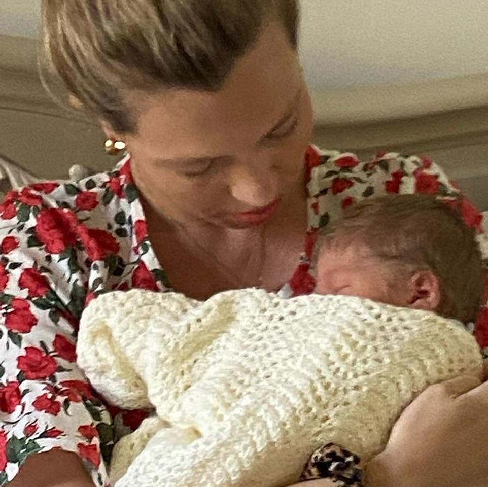 Carrie Symonds publicó una imagen de su bebé a través de su cuenta de Instagram